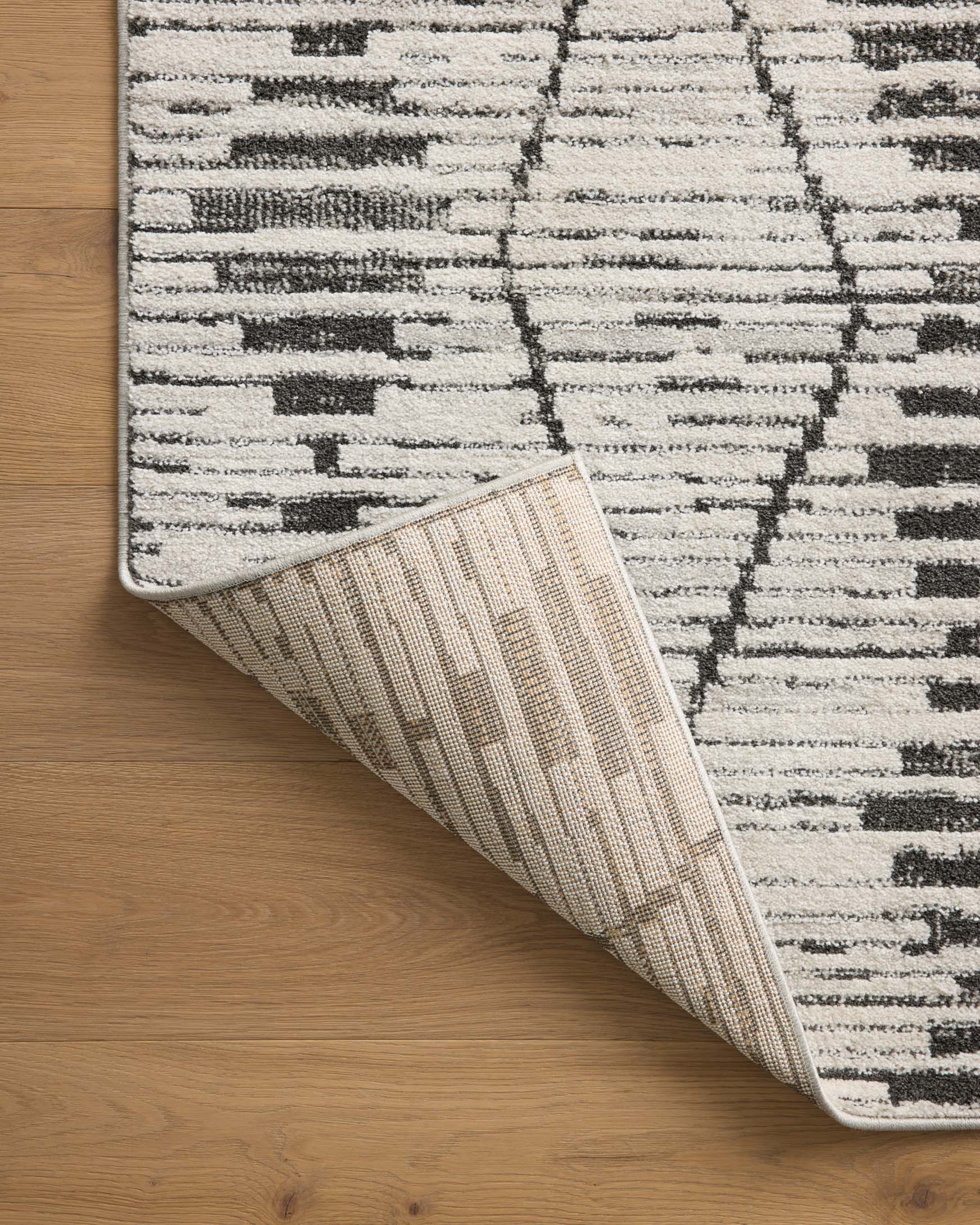 Loloi Kamala Transitional in Charcoal and Dove 5' 3" x 7' 9" Area Rug (KAM-02) - Image 7