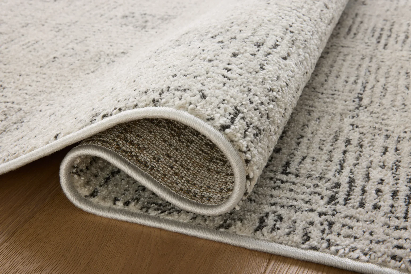 Loloi Kamala Transitional in Grey and Graphite 2' 7" x 8' Runner Rug (KAM-01) - Image 4