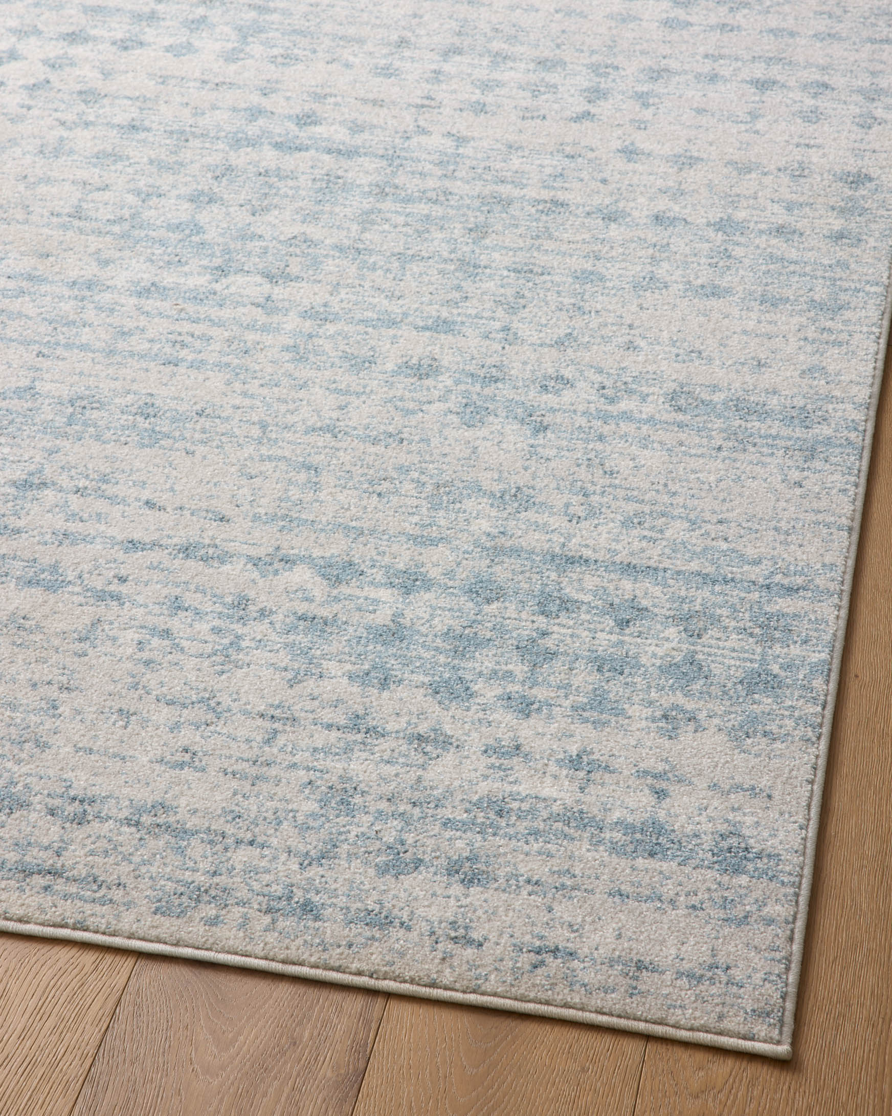Loloi Kamala Transitional in Sky and Dove 4' x 6' Accent Rug (KAM-04) - Image 7
