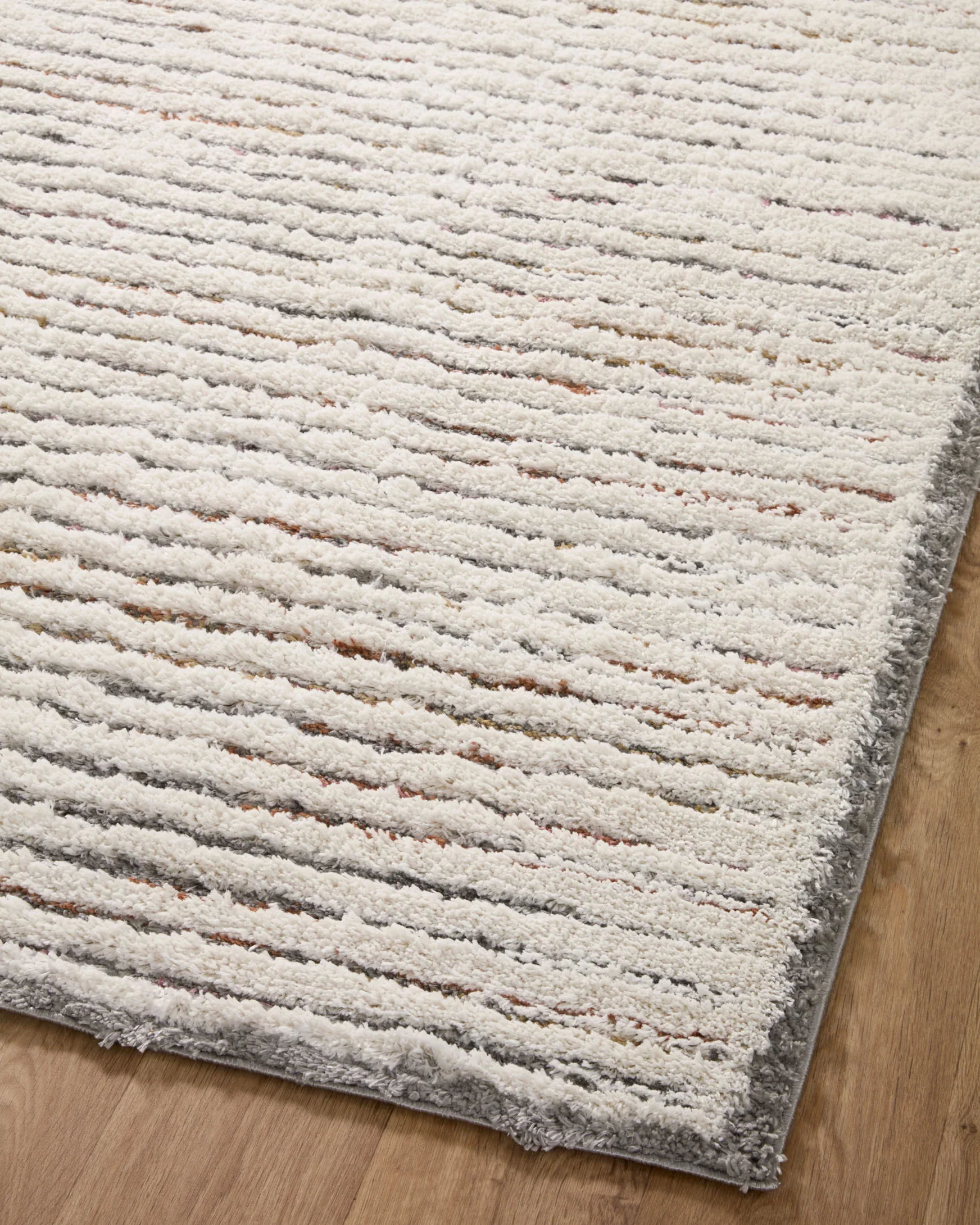 Loloi Levitt Shags in Ivory 2' 3" x 4' Accent Rug (LEV-01) - Image 7