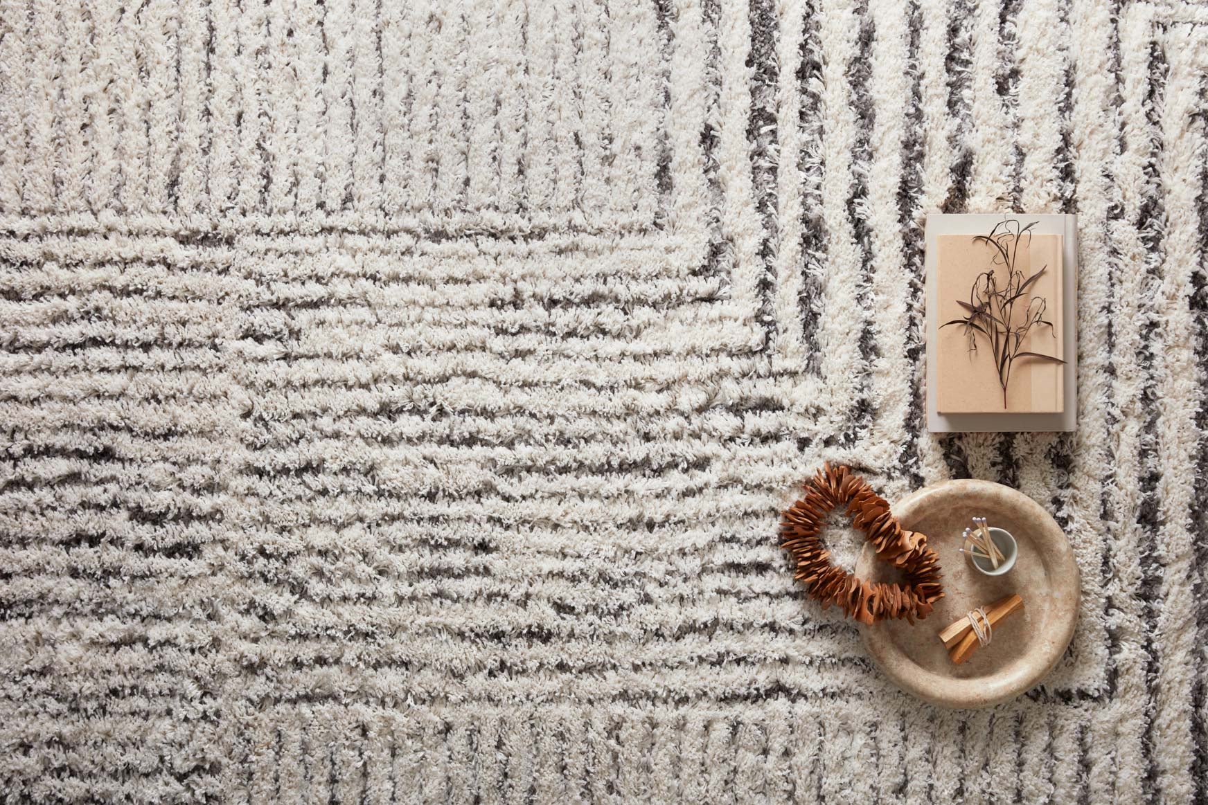 Loloi Levitt Shags in Ivory and Grey 2' 7" x 12' Runner Rug (LEV-02) - Image 3