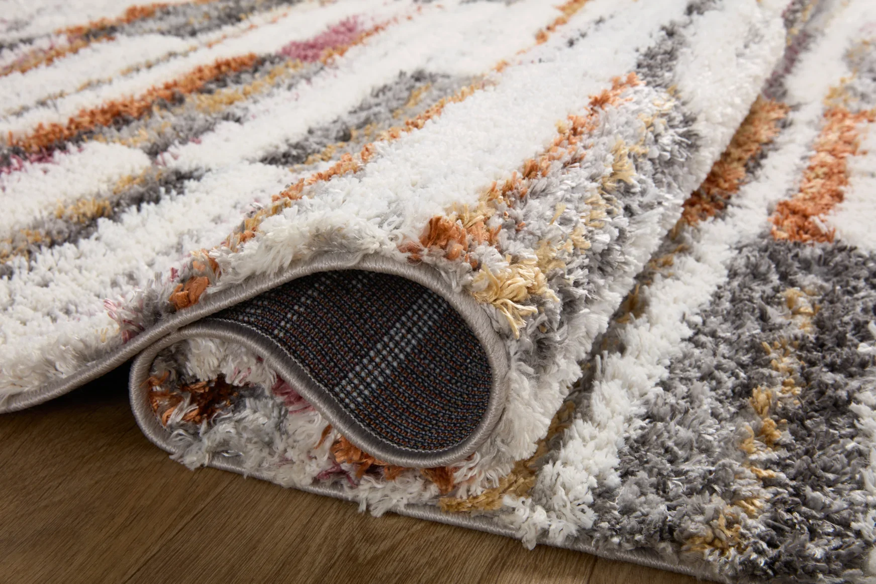 Loloi Levitt Shags in Ivory and Sunset 4' x 6' Accent Rug (LEV-03) - Image 4
