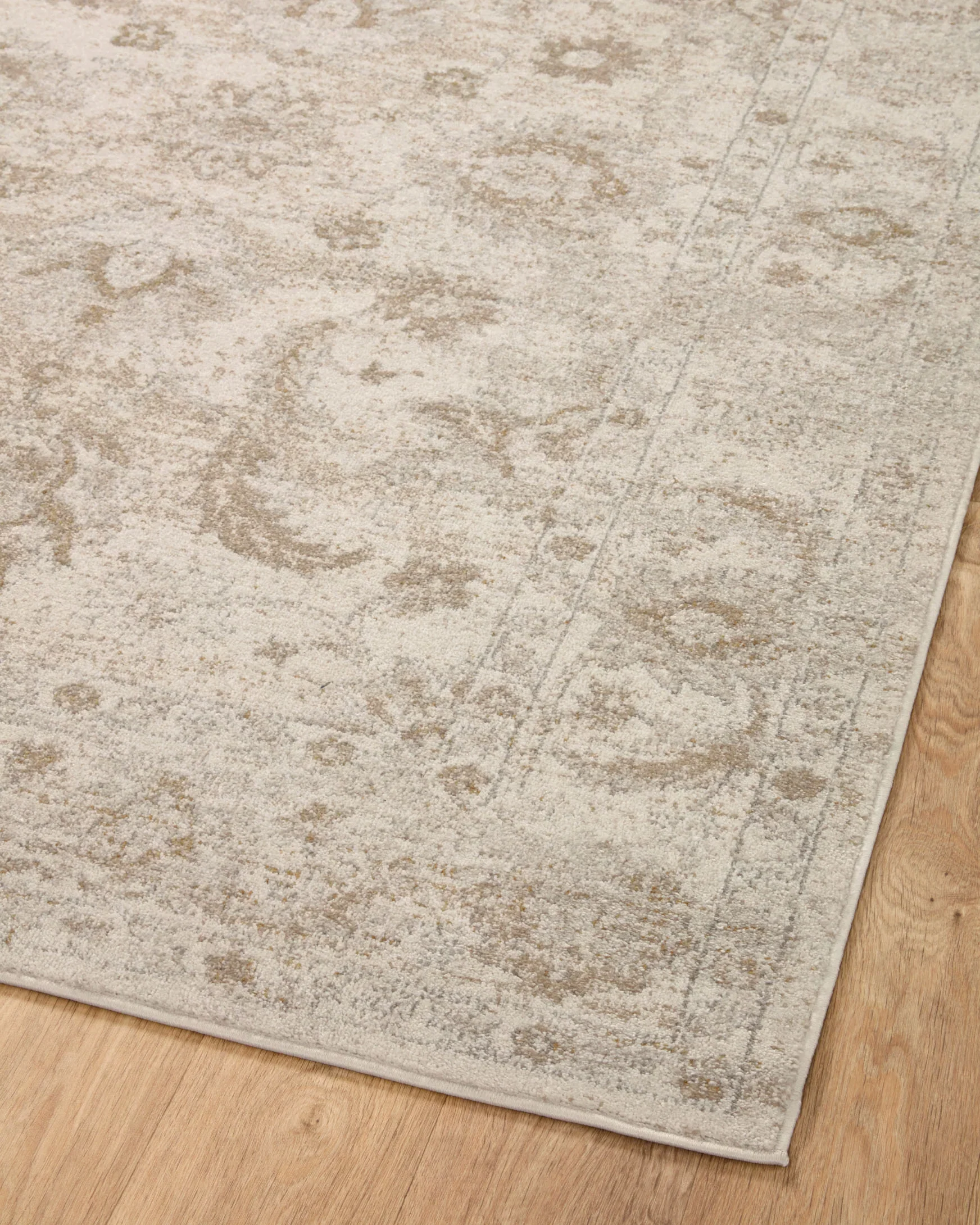 Loloi Odette Traditional in Ivory and Beige 5' 3" x 7' 9" Area Rug (ODT-03) - Image 7