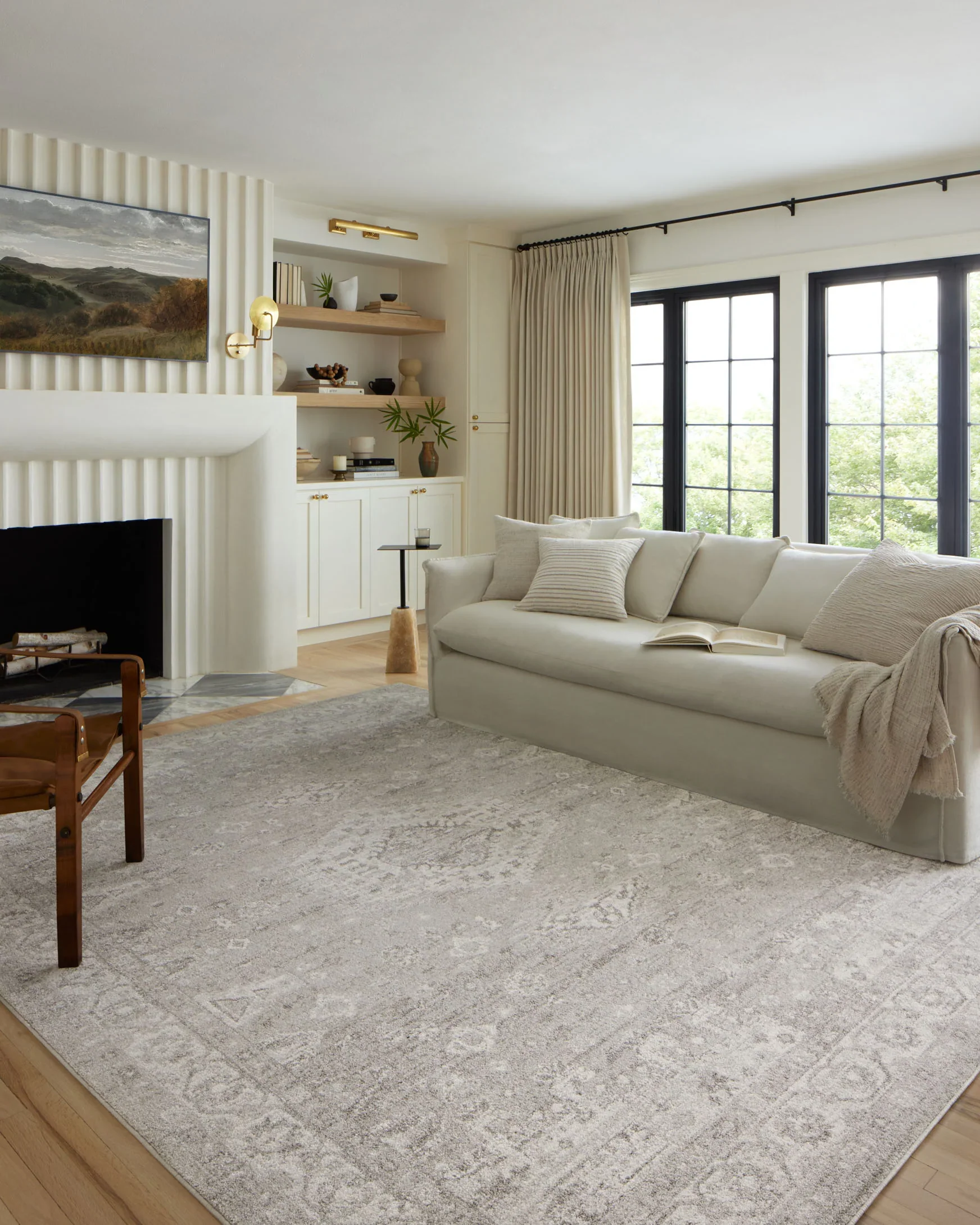 Loloi Odette Traditional in Silver and Ivory 2' 3" x 3'10" Accent Rug (ODT-02) - Image 2