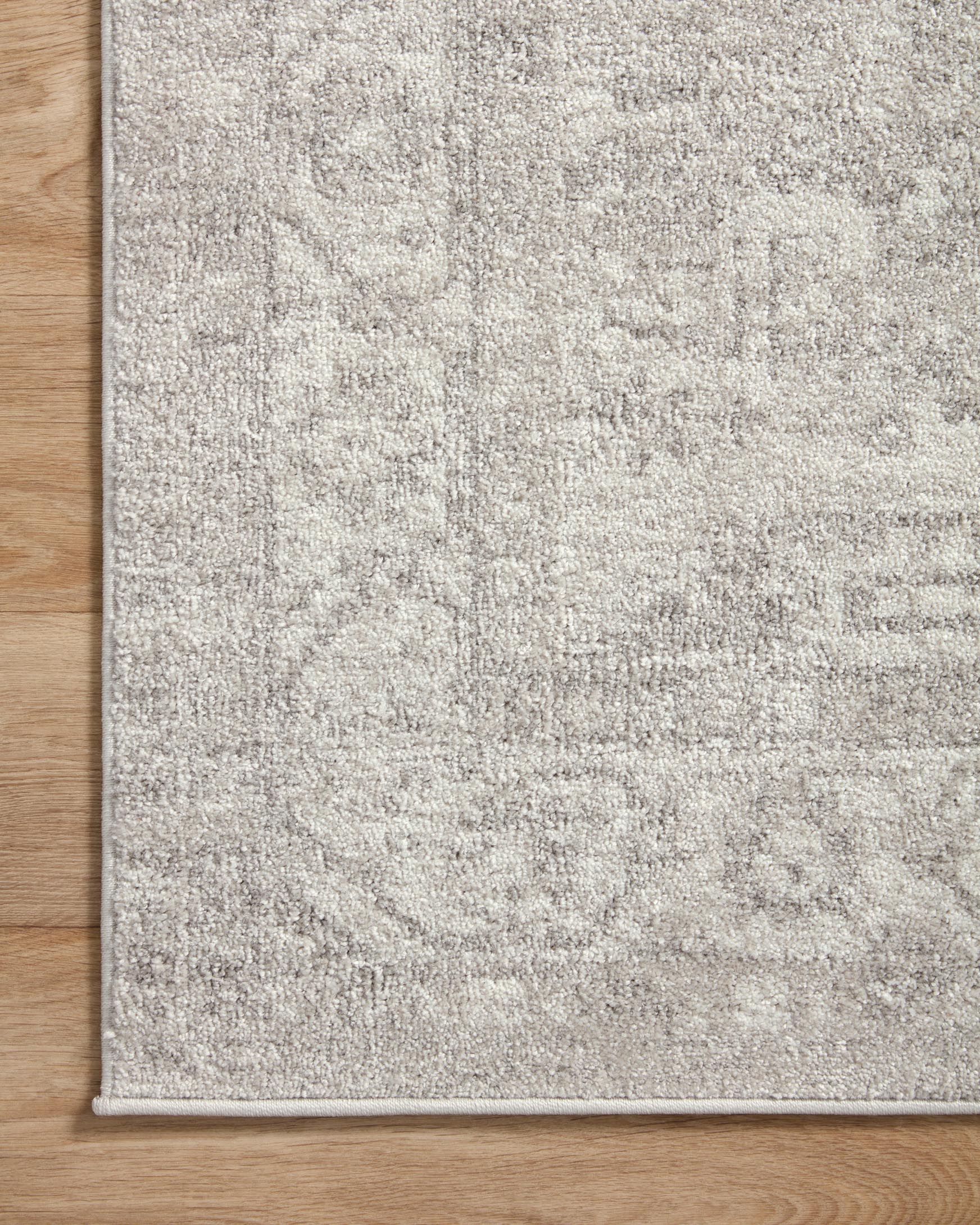 Loloi Odette Traditional in Silver and Ivory 5' 3" x 5' 3" Round Accent Rug (ODT-02) - Image 5