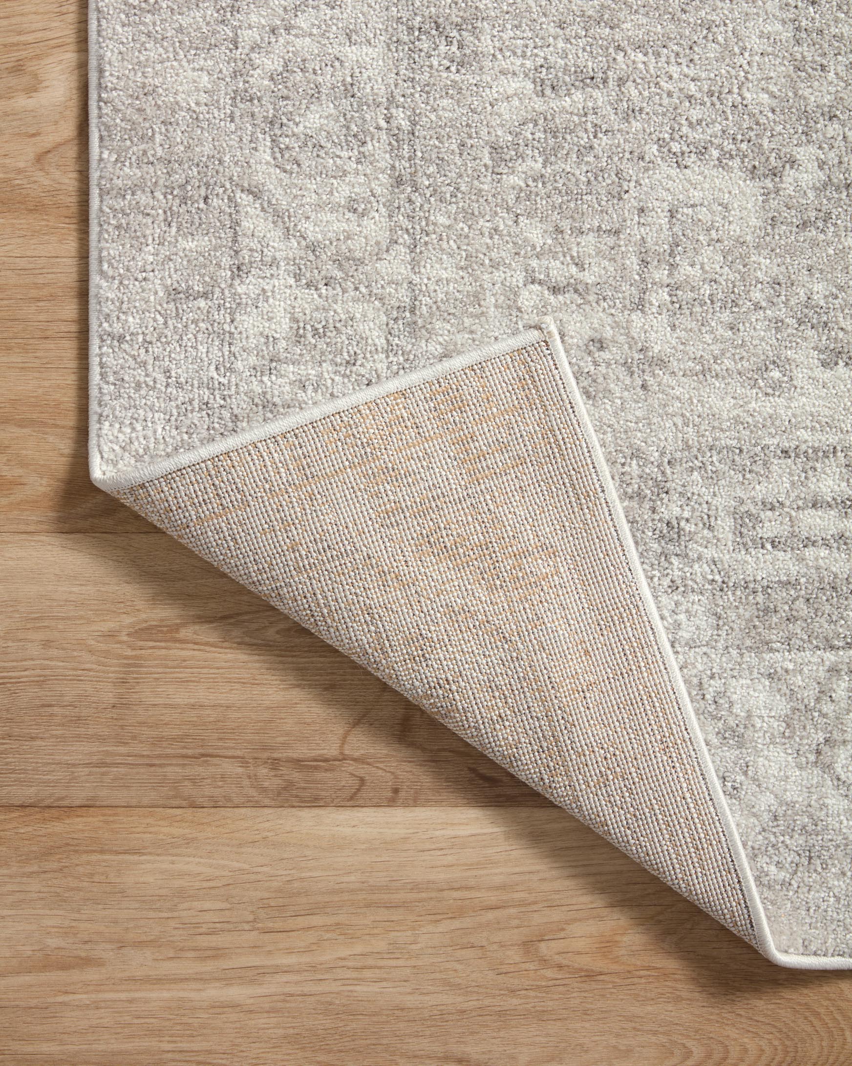 Loloi Odette Traditional in Silver and Ivory 5' 3" x 5' 3" Round Accent Rug (ODT-02) - Image 6
