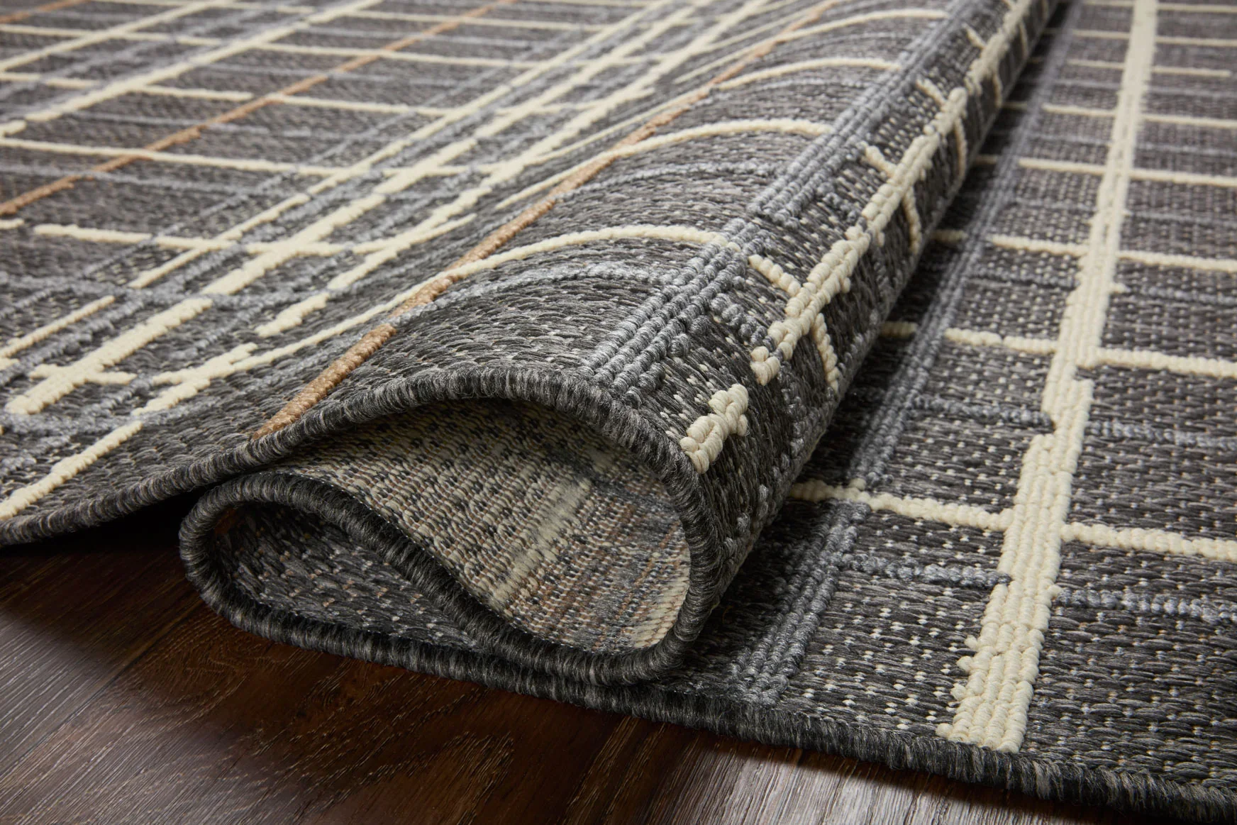 Loloi Rainier Indoor/Outdoor in Charcoal 5' 3" x 7' 7" Area Rug (RAI-11) - Image 4