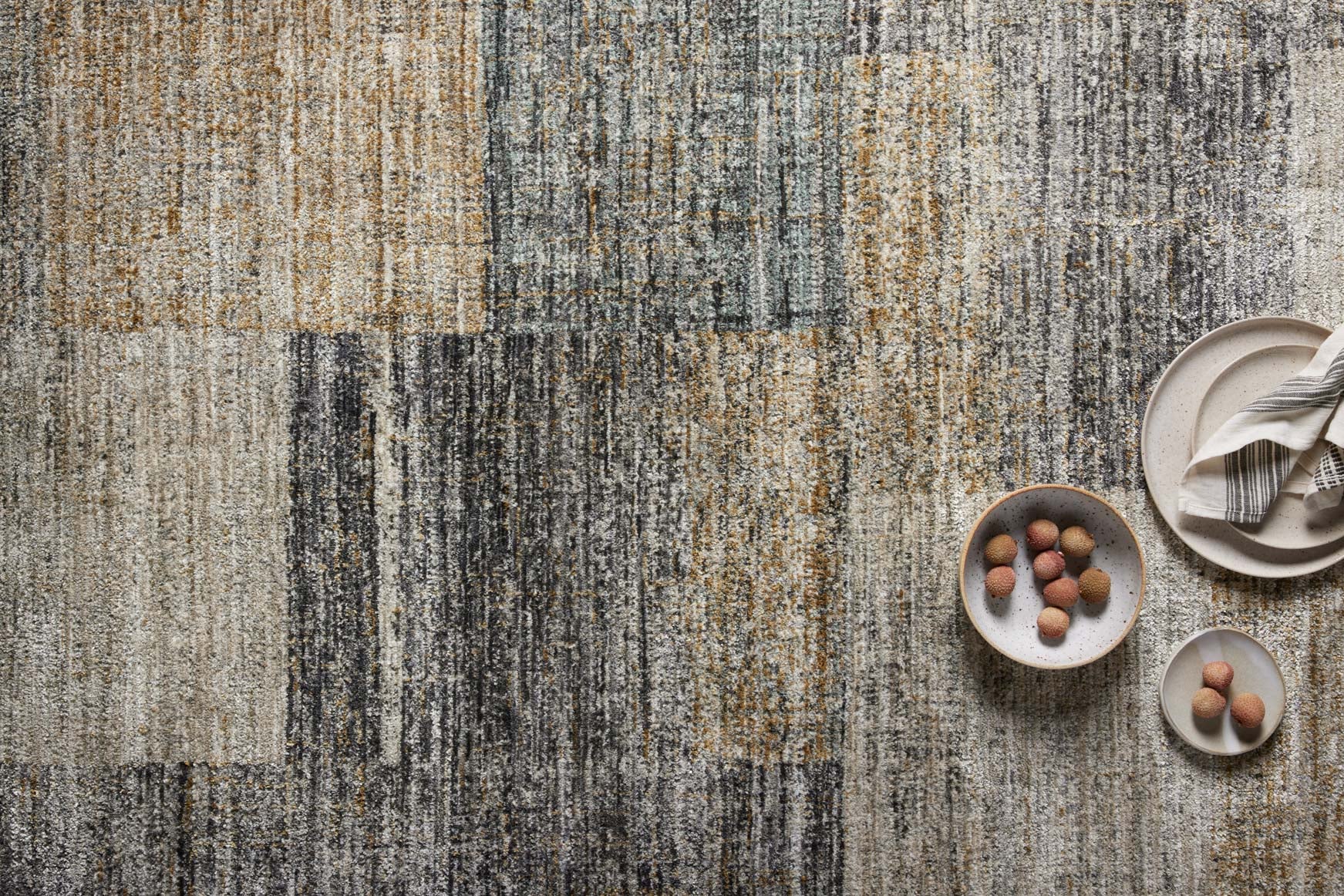 Loloi Soho Contemporary Grey and Gold 2' 3" x 3' 10" Accent Rug - Image 3
