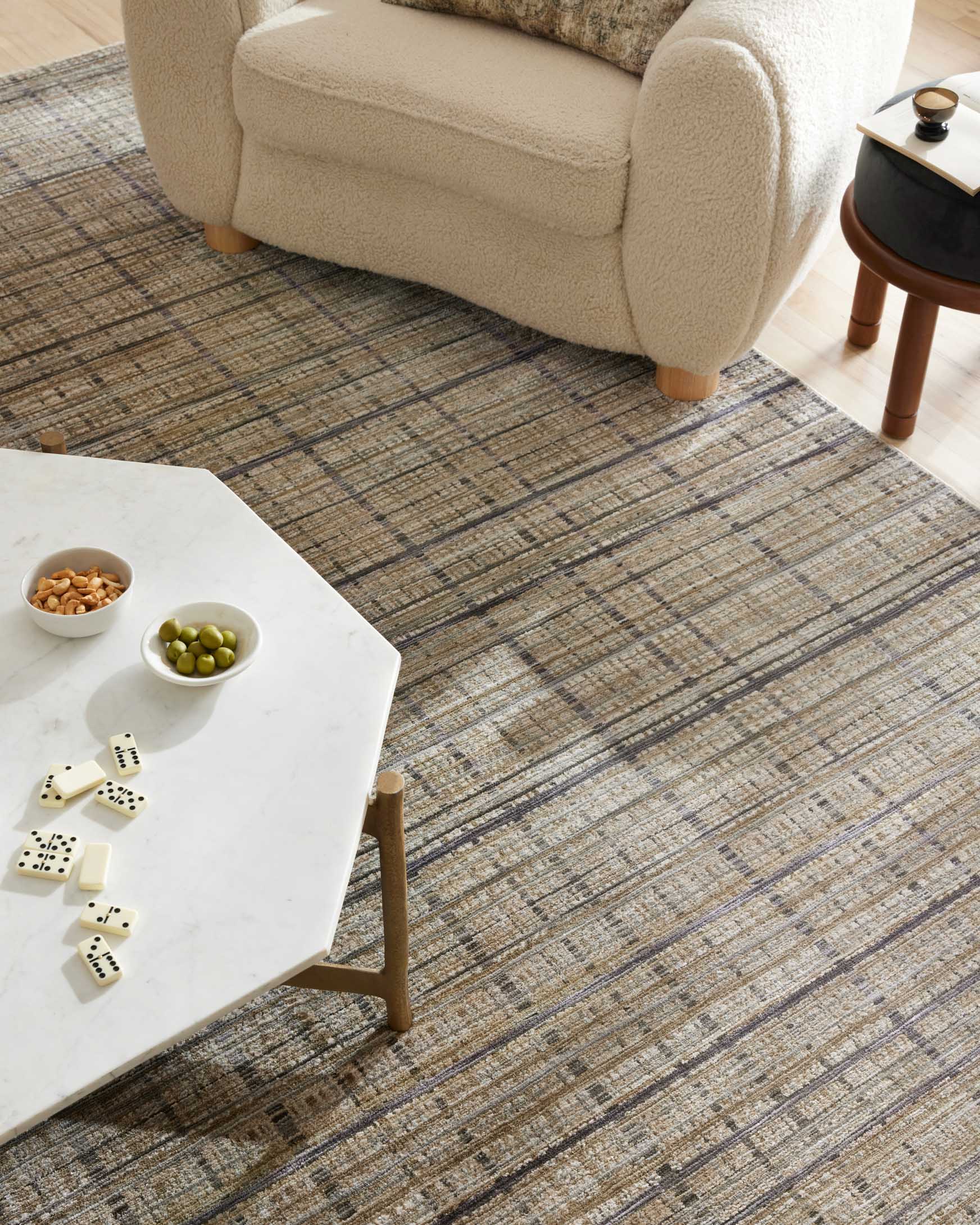 Loloi Soho Contemporary Pebble and Charcoal 2' 3" x 3' 10" Accent Rug - Image 4