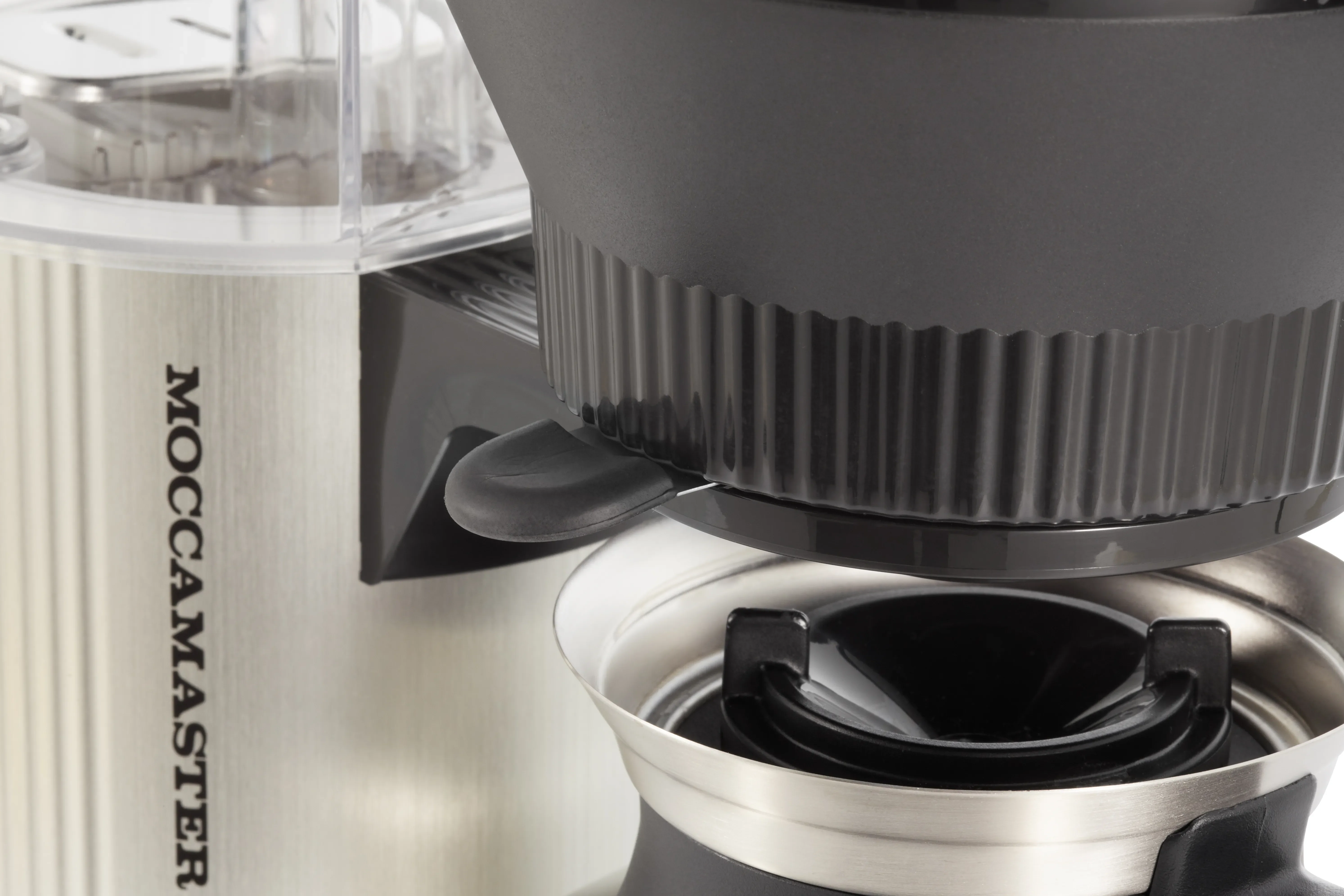 Moccamaster CDT Grand Carafe 15-Cup Coffee Maker in Brushed Silver with Manual Adjust Drip-Stop, 60 Ounce, 1.8 L (39340) - Image 6