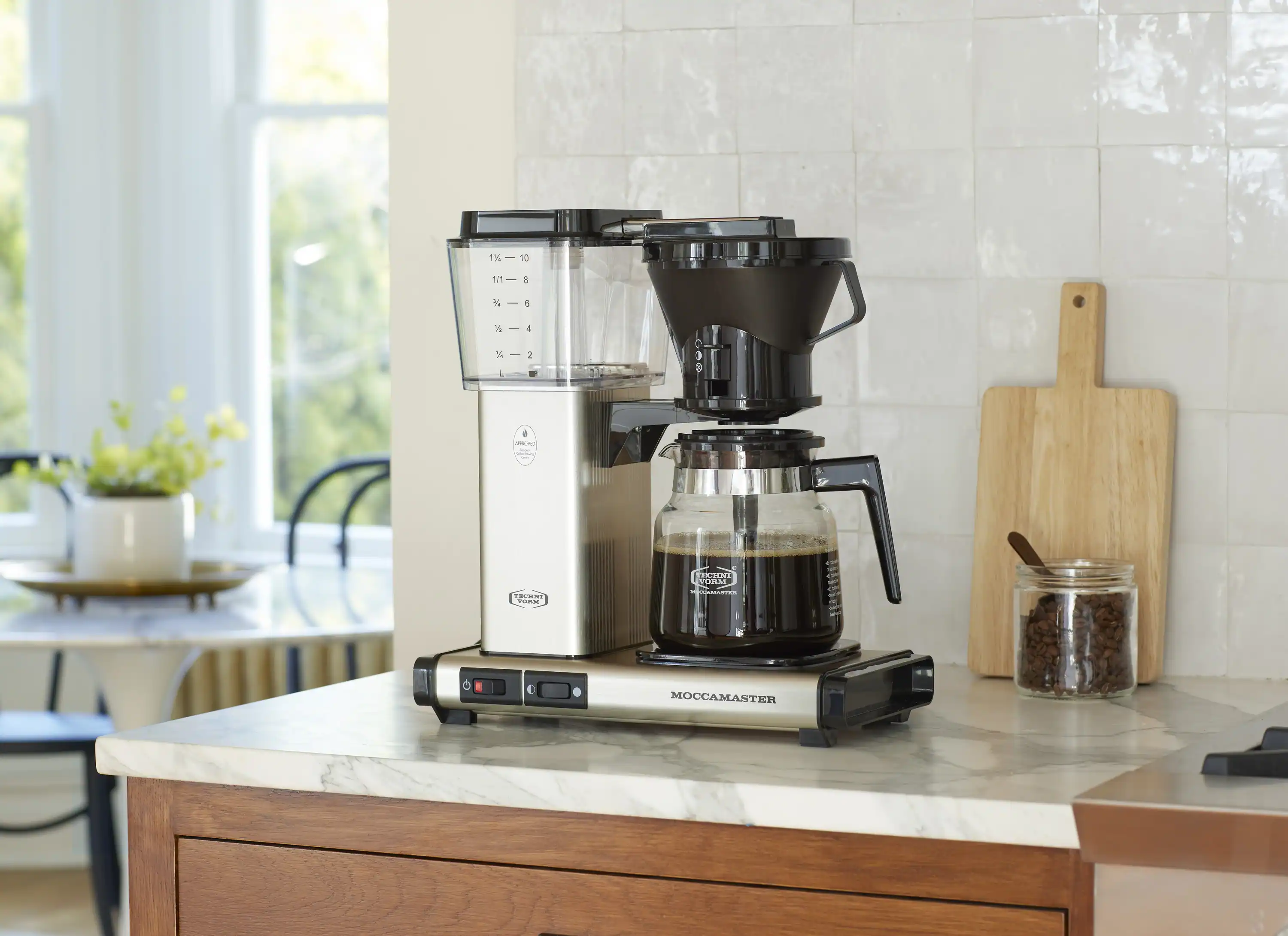 Moccamaster KB Thermal Carafe 10-Cup Coffee Maker in Brushed Silver with Manual Drip-Stop, 40 Ounce, 1.25 L (59691) - Image 3