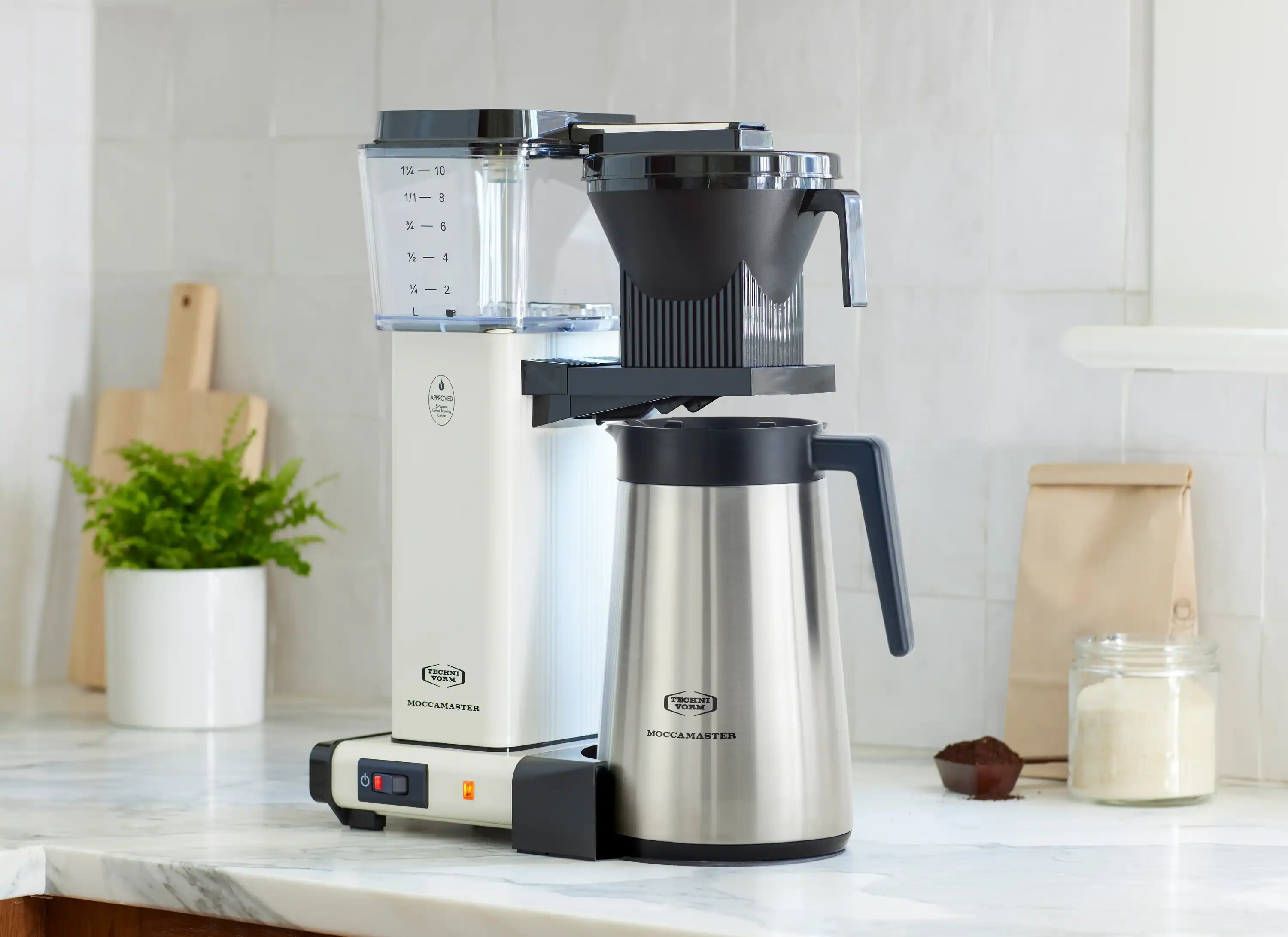 Moccamaster KBGT Thermal Carafe 10-Cup Coffee Maker in Off-White with Automatic Drip-Stop, 40 Ounce, 1.25L (79318) - Image 2