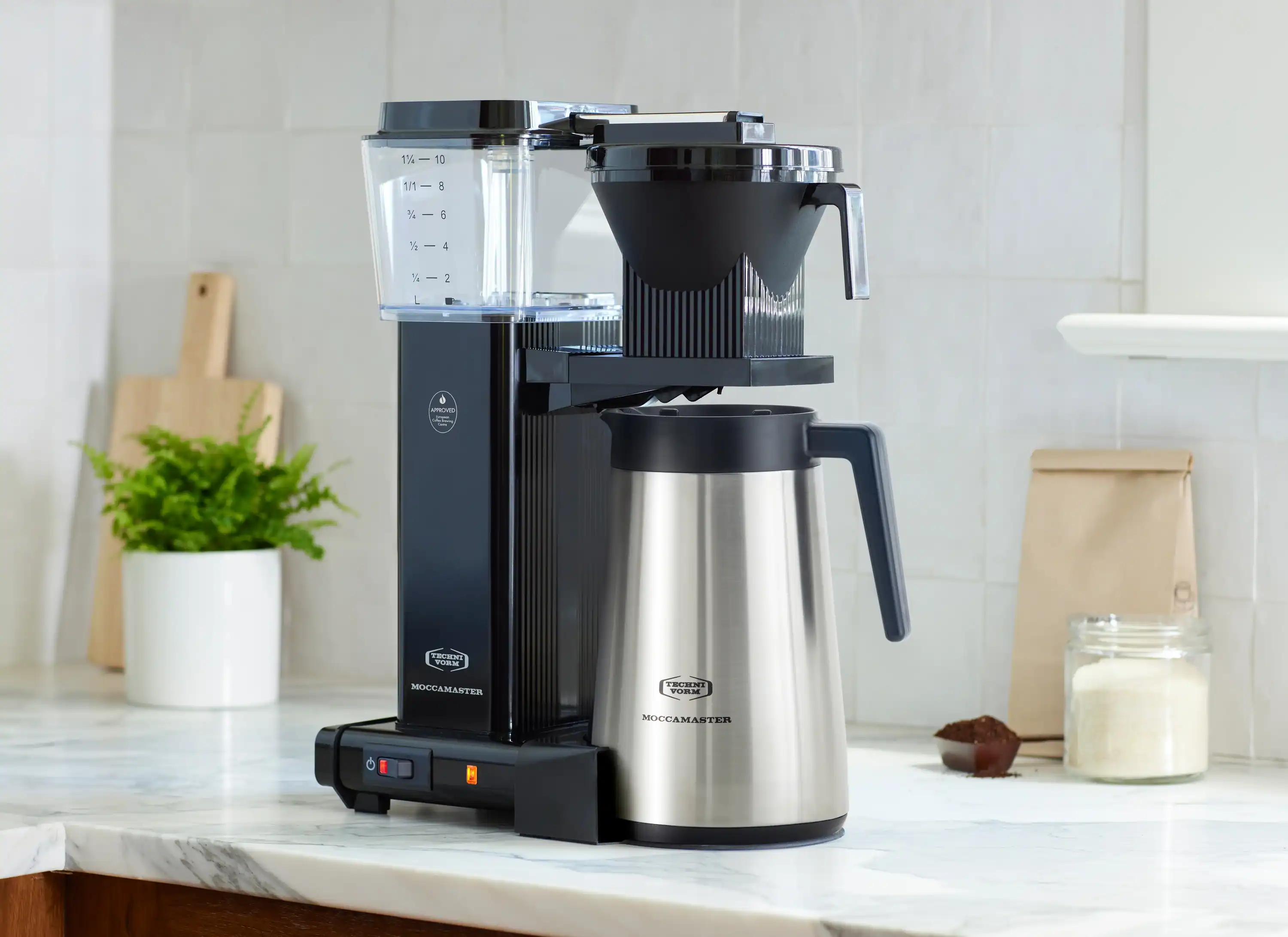 Moccamaster KBGT Thermal Carafe 10-Cup Coffee Maker in Black with Automatic Drip-Stop, 40 Ounce, 1.25L (79314) - Image 2