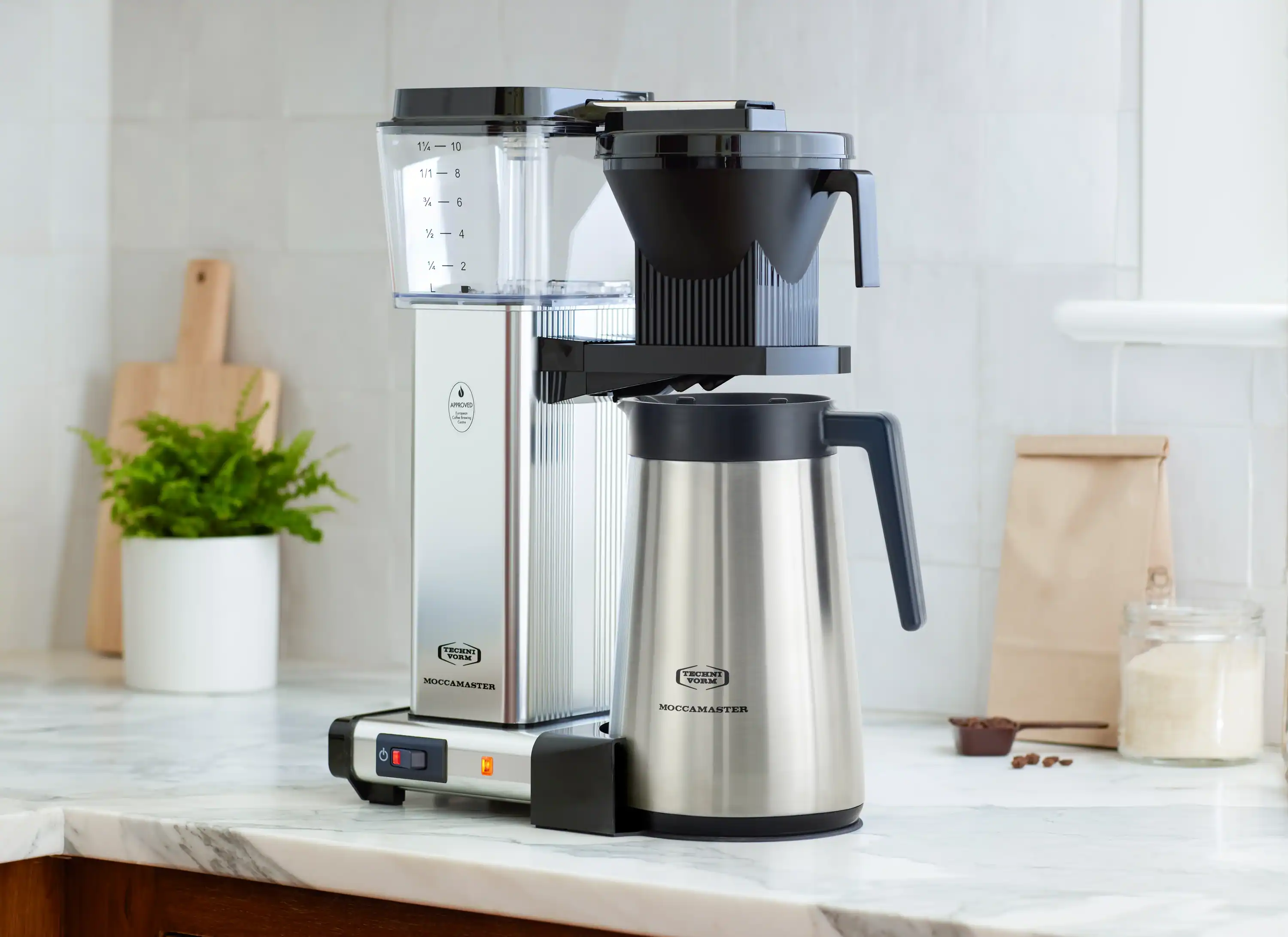 Moccamaster KBGT Thermal Carafe 10-Cup Coffee Maker in Polished Silver with Automatic Drip-Stop 40 Ounce, 1.25L (79312) - Image 2