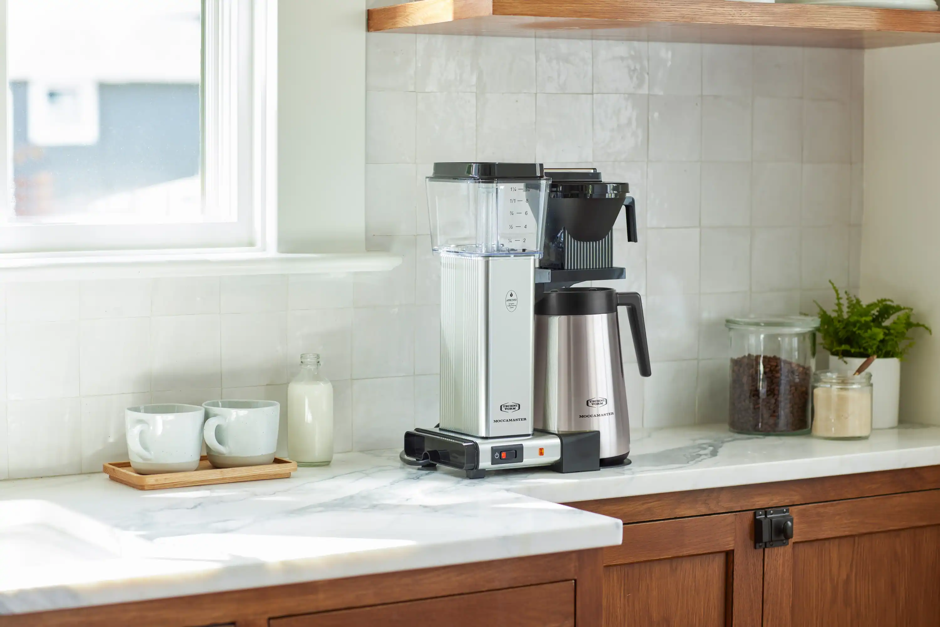 Moccamaster KBGT Thermal Carafe 10-Cup Coffee Maker in Polished Silver with Automatic Drip-Stop 40 Ounce, 1.25L (79312) - Image 4