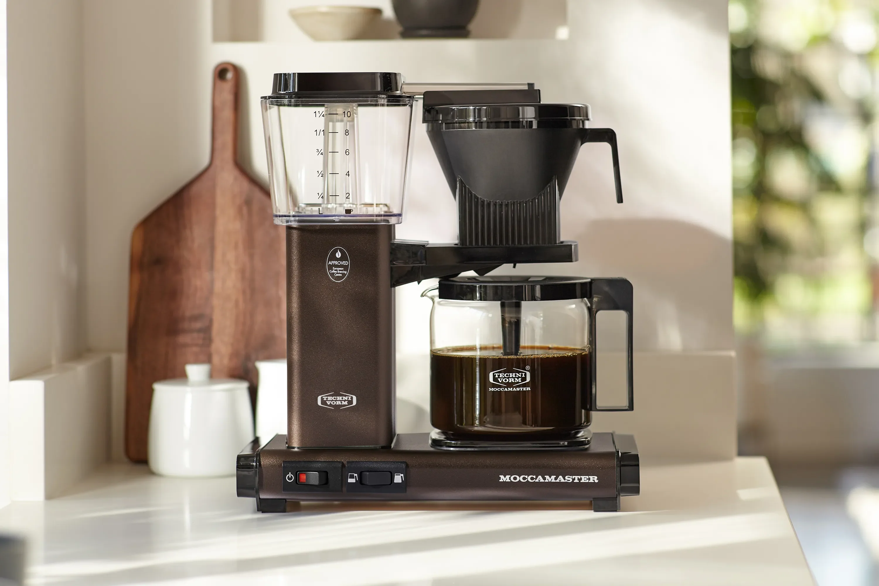 Moccamaster KBGV Select Glass Carafe 10-Cup Coffee Maker in Dutch Cocoa with Automatic Drip-Stop, 40 Ounce, 1.25L (53932) - Image 3