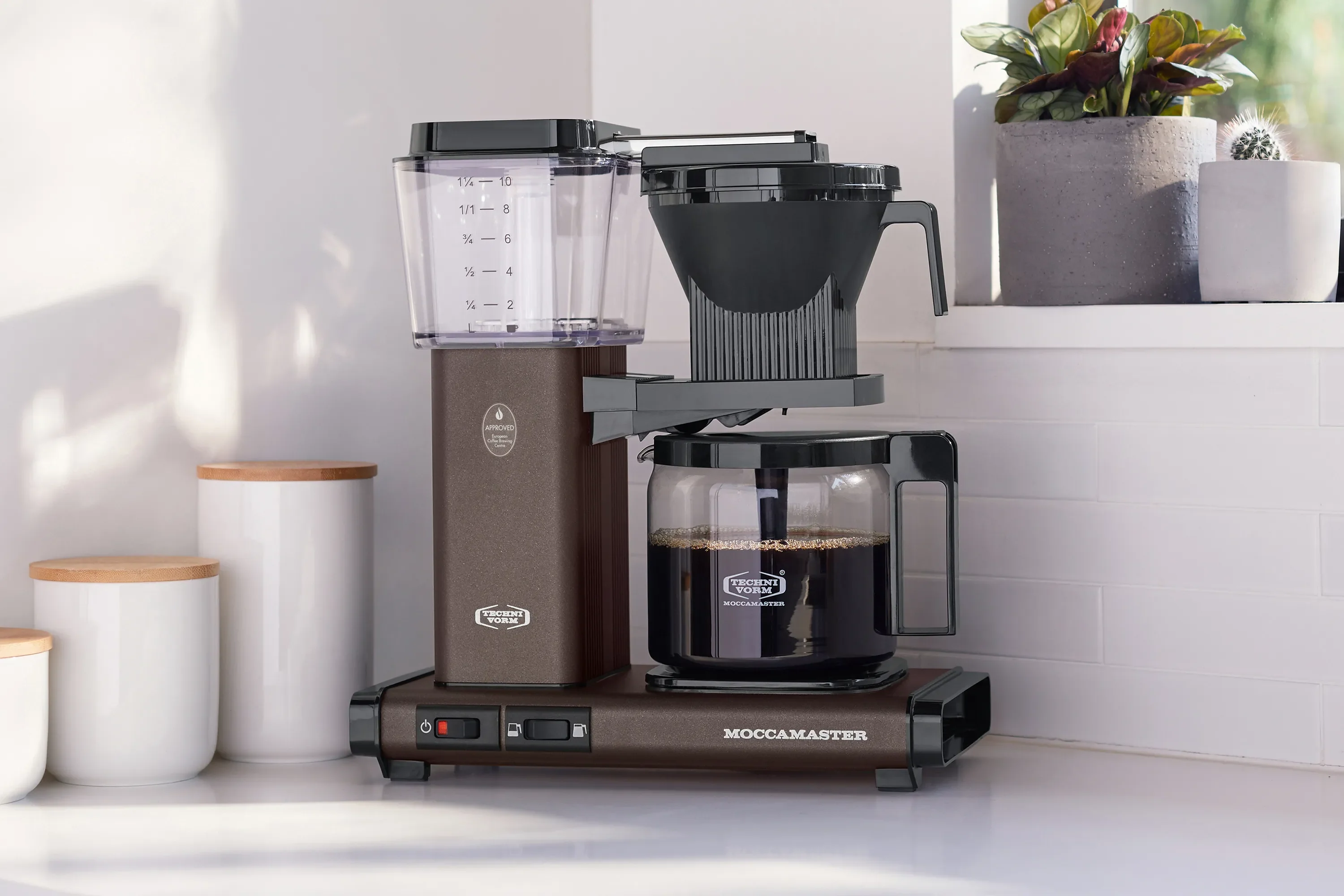 Moccamaster KBGV Select Glass Carafe 10-Cup Coffee Maker in Dutch Cocoa with Automatic Drip-Stop, 40 Ounce, 1.25L (53932) - Image 6