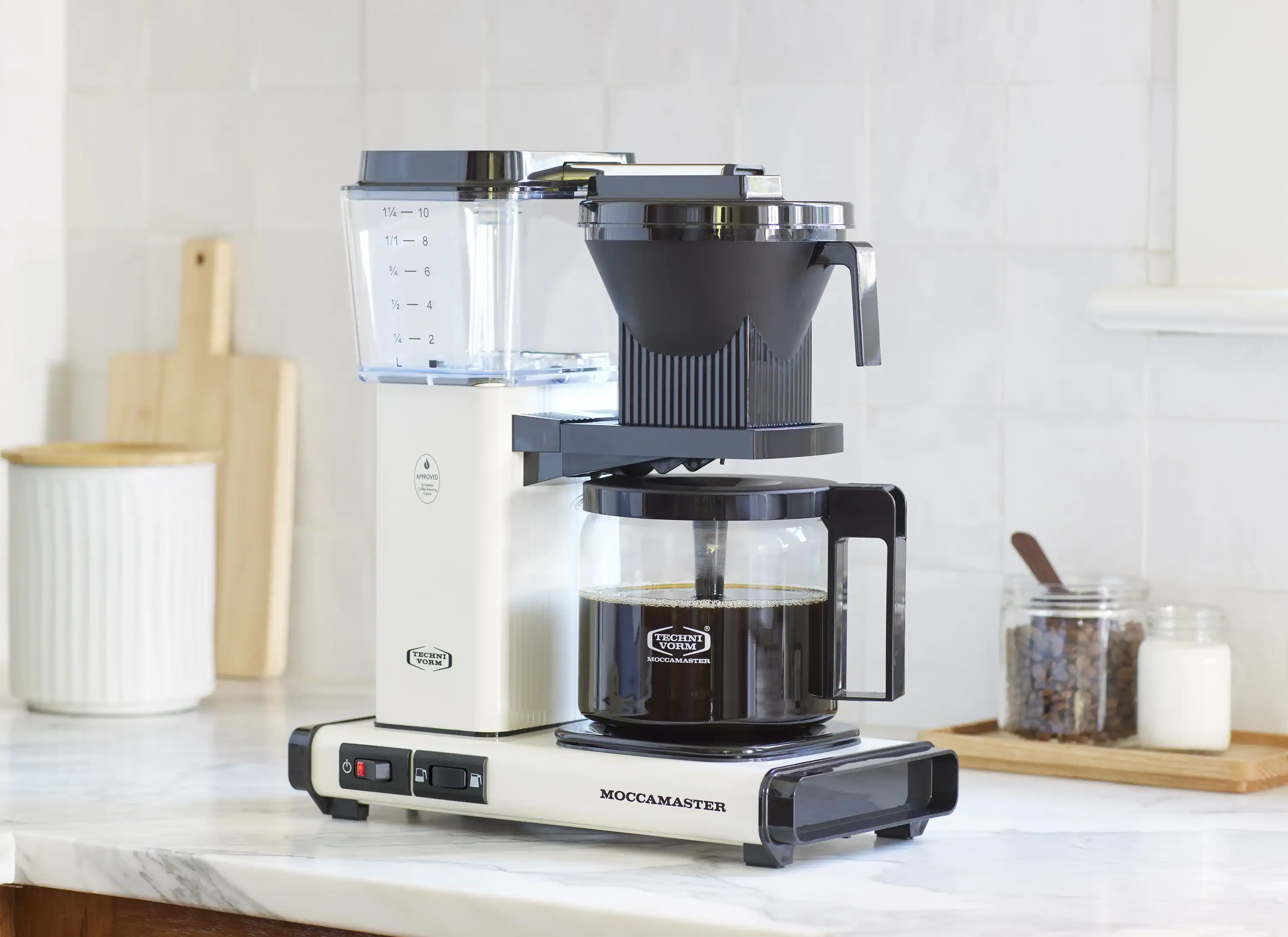 Moccamaster KBGV Select Glass Carafe 10-Cup Coffee Maker in Off-White with Automatic Drip-Stop, 40 Ounce, 1.25L (53933) - Image 2