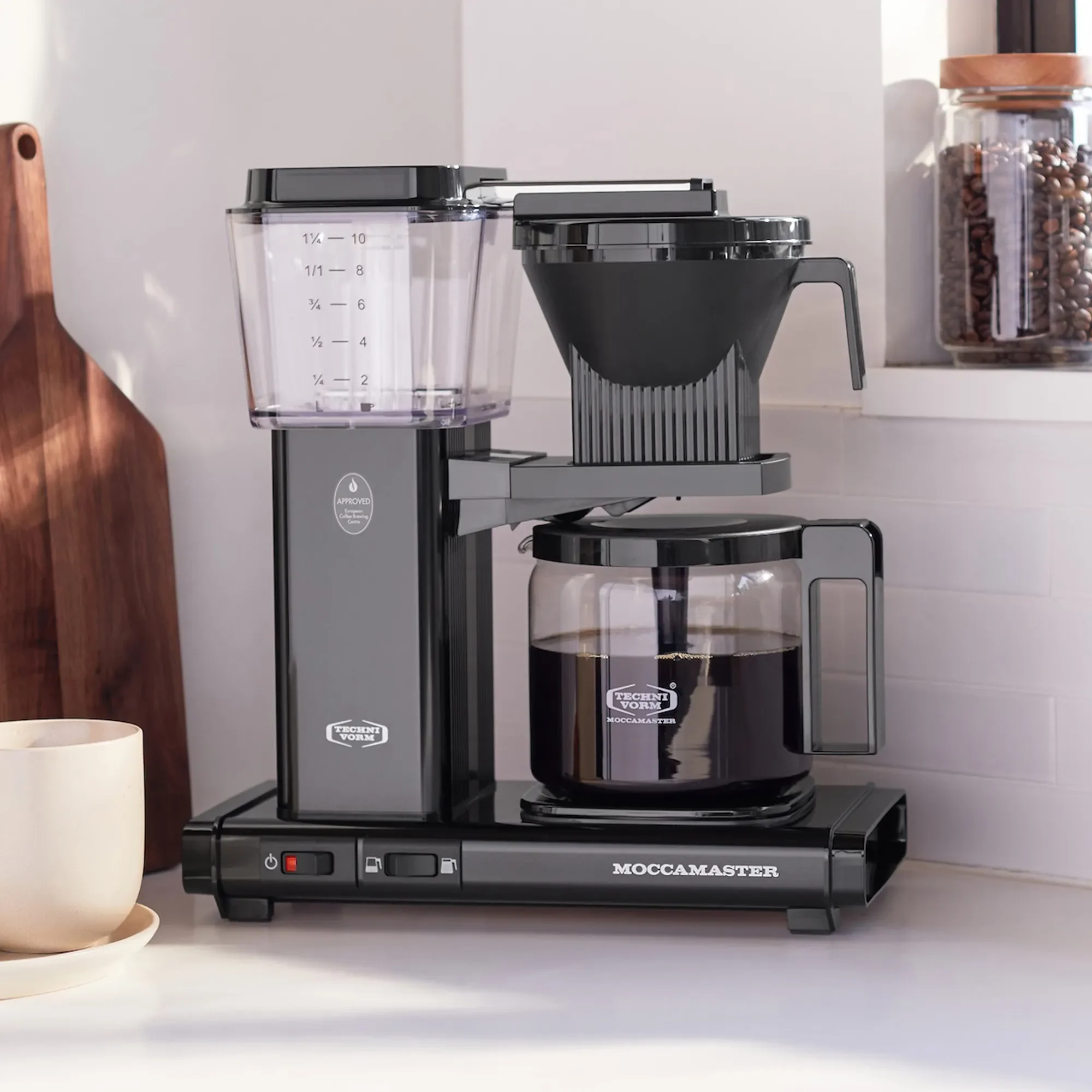 Moccamaster KBGV Select Glass Carafe 10-Cup Coffee Maker in Black with Automatic Drip-Stop, 40 Ounce, 1.25L (53937) - Image 5