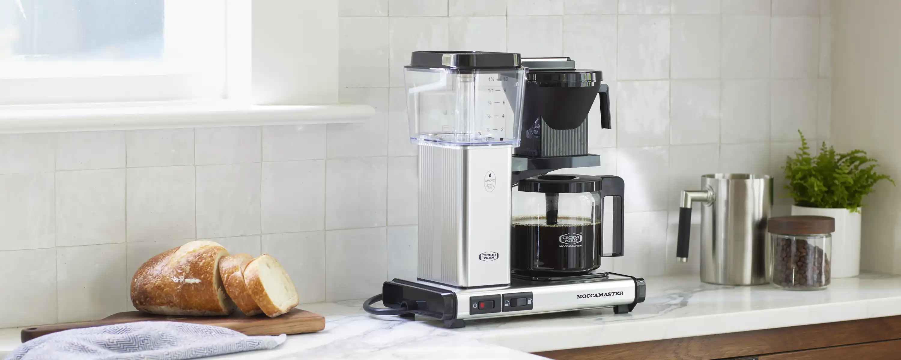 Moccamaster KBGV Select Glass Carafe 10-Cup Coffee Maker in Polished Silver with Automatic Drip-Stop, 40 Ounce, 1.25L (53941) - Image 10