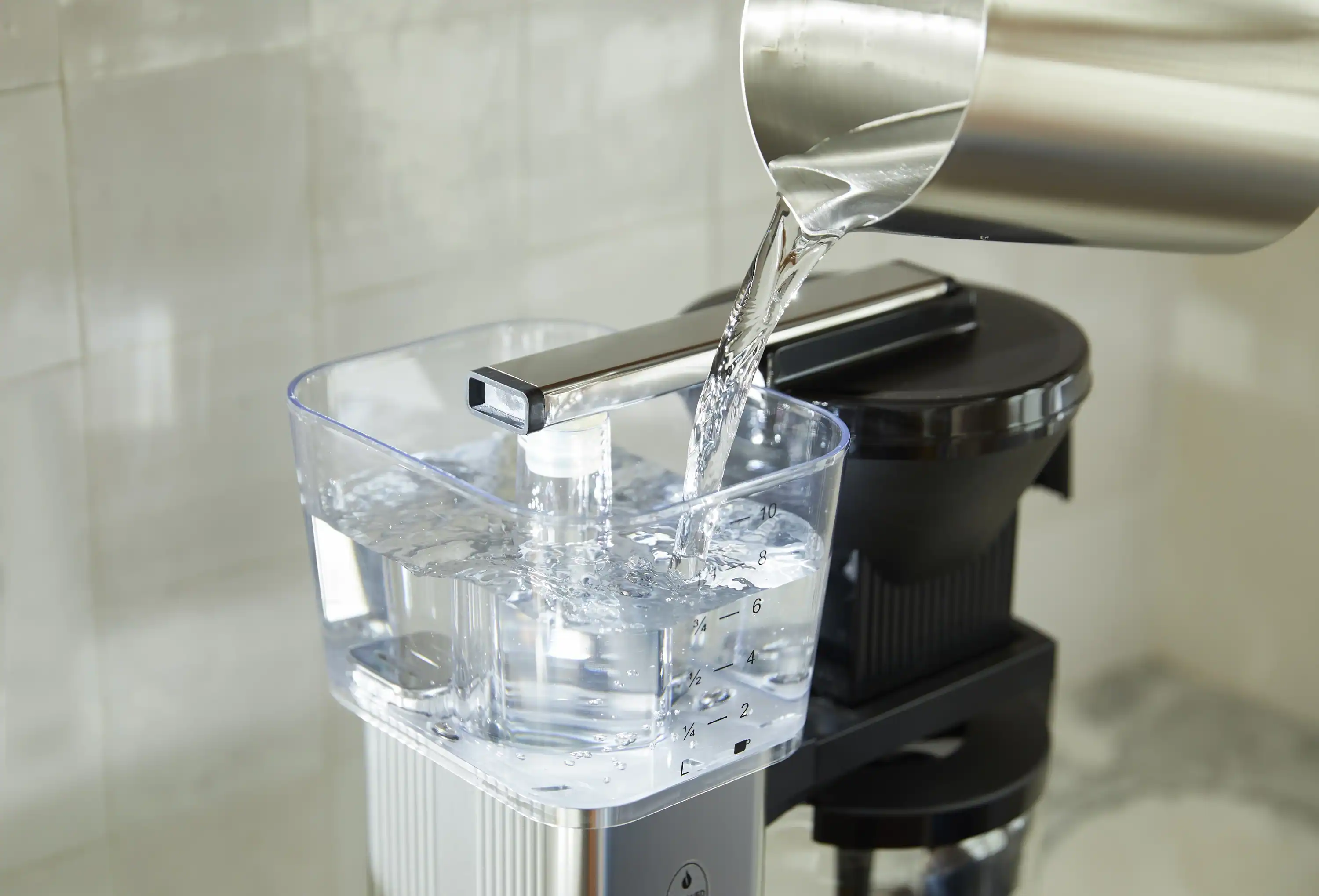 Moccamaster KBGV Select Glass Carafe 10-Cup Coffee Maker in Polished Silver with Automatic Drip-Stop, 40 Ounce, 1.25L (53941) - Image 13