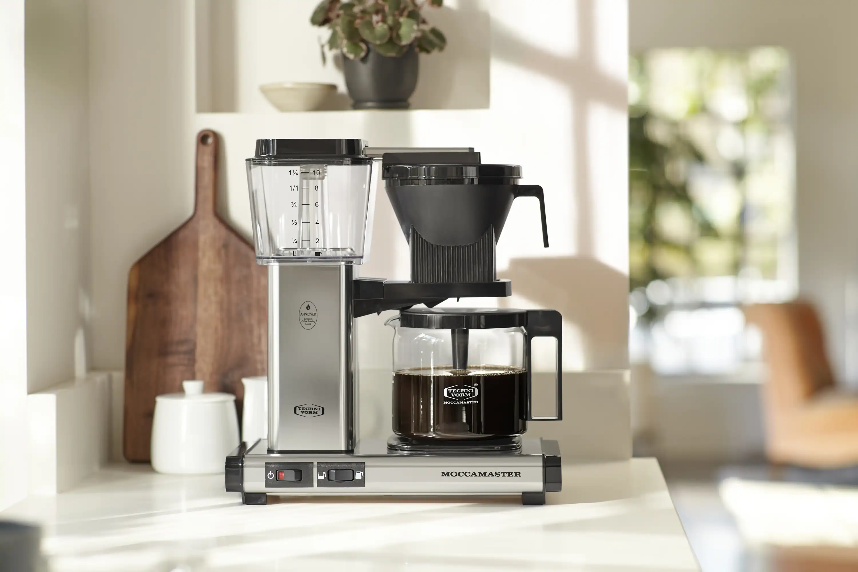 Moccamaster KBGV Select Glass Carafe 10-Cup Coffee Maker in Polished Silver with Automatic Drip-Stop, 40 Ounce, 1.25L (53941) - Image 2