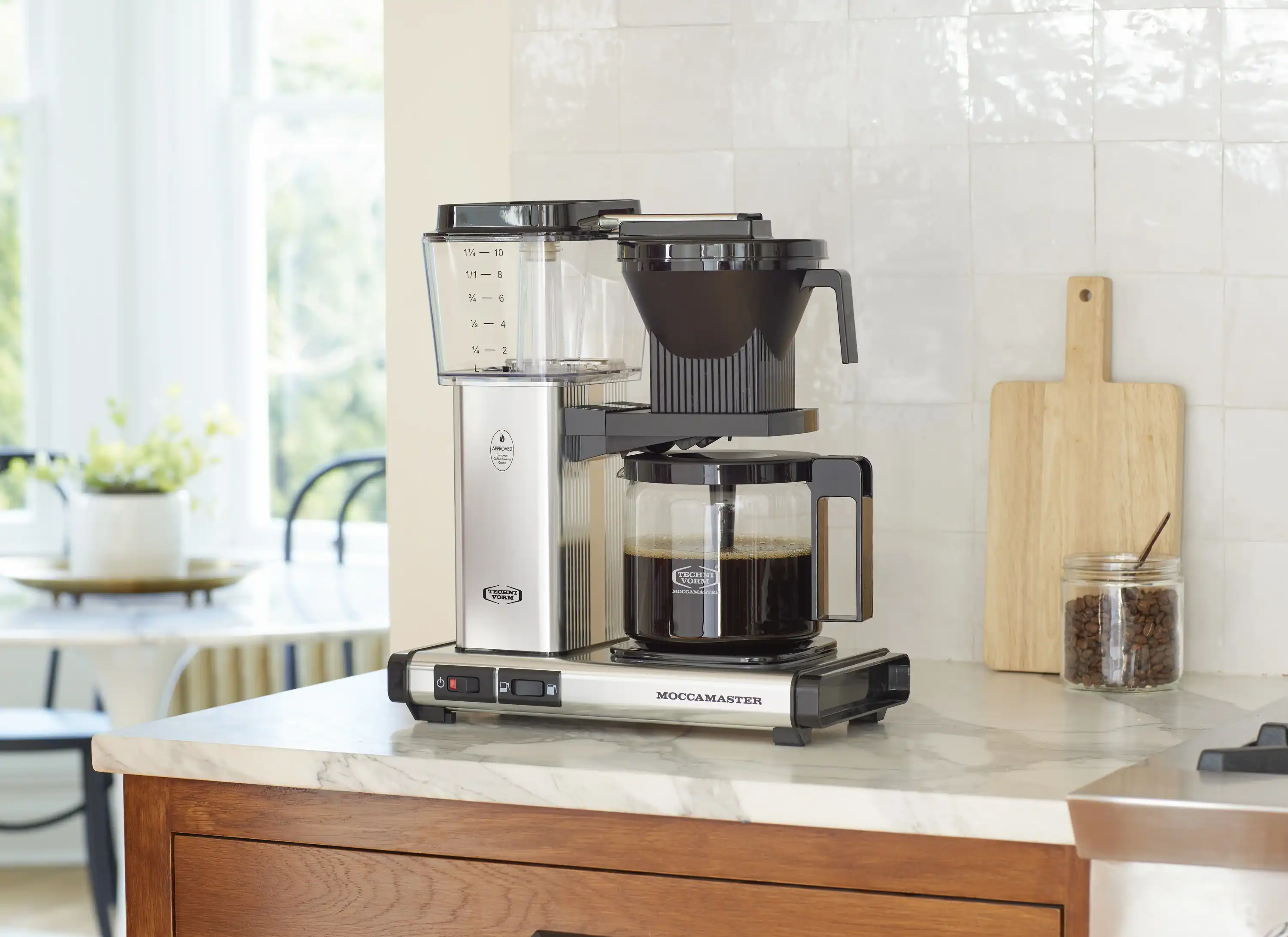 Moccamaster KBGV Select Glass Carafe 10-Cup Coffee Maker in Polished Silver with Automatic Drip-Stop, 40 Ounce, 1.25L (53941) - Image 9