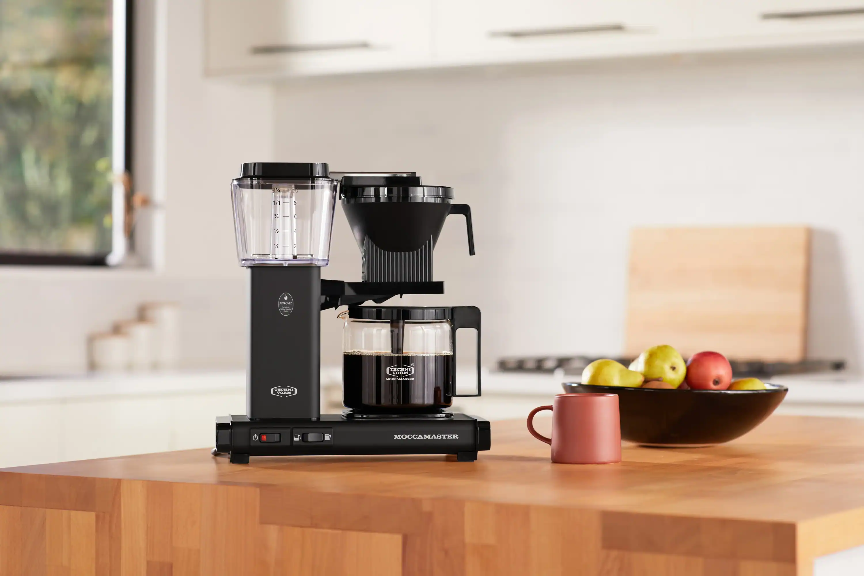 Moccamaster KBGV Select Glass Carafe 10-Cup Coffee Maker in Matte Black with Automatic Drip-Stop, 40 Ounce, 1.25L (53948) - Image 2
