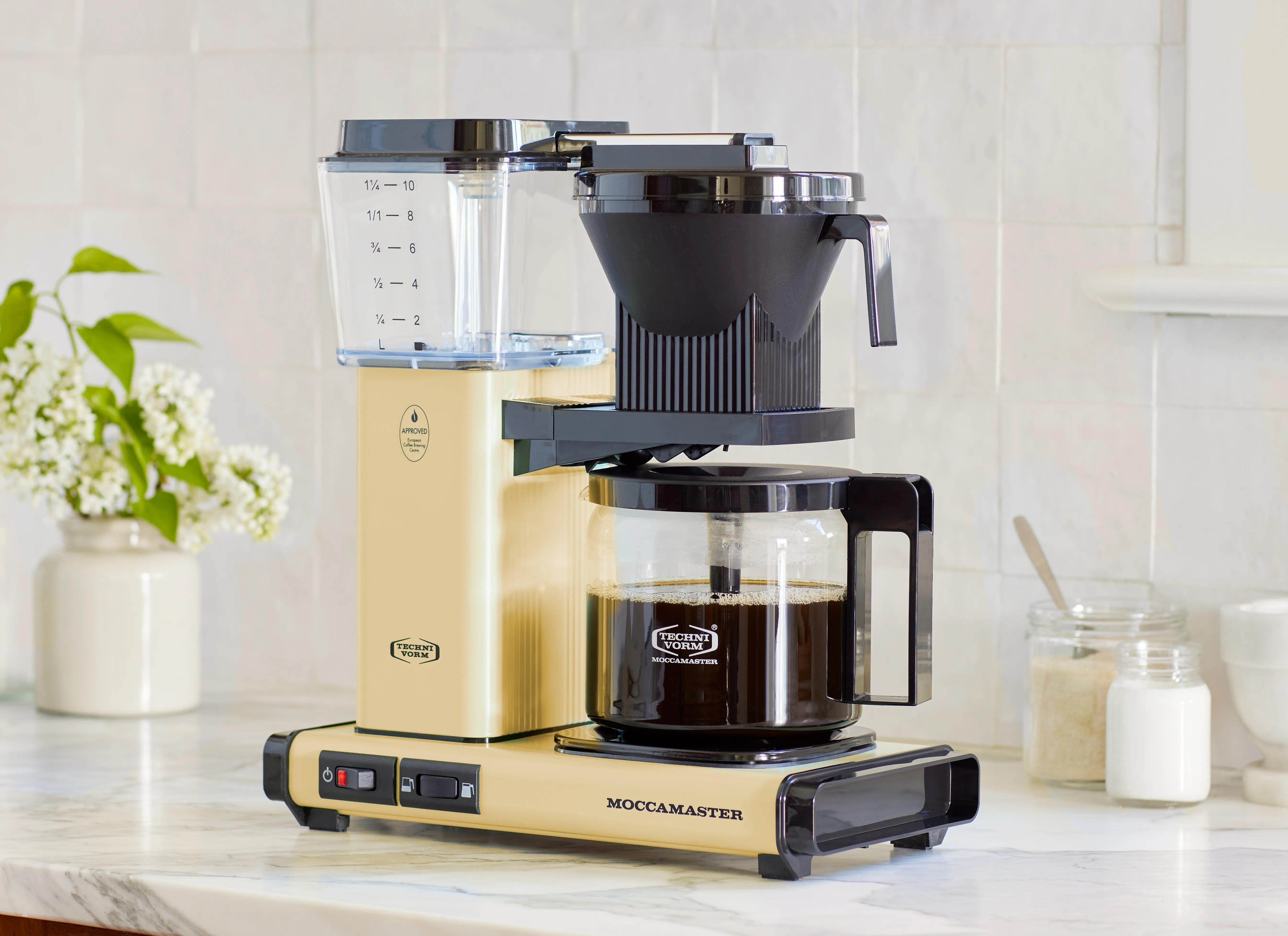 Moccamaster KBGV Select Glass Carafe 10-Cup Coffee Maker in Butter Yellow with Volume Selector Switch, Automatic Drip-Stop, & Auto-off 100 minutes, 40 Ounce, 1.25L (53927) - Image 2