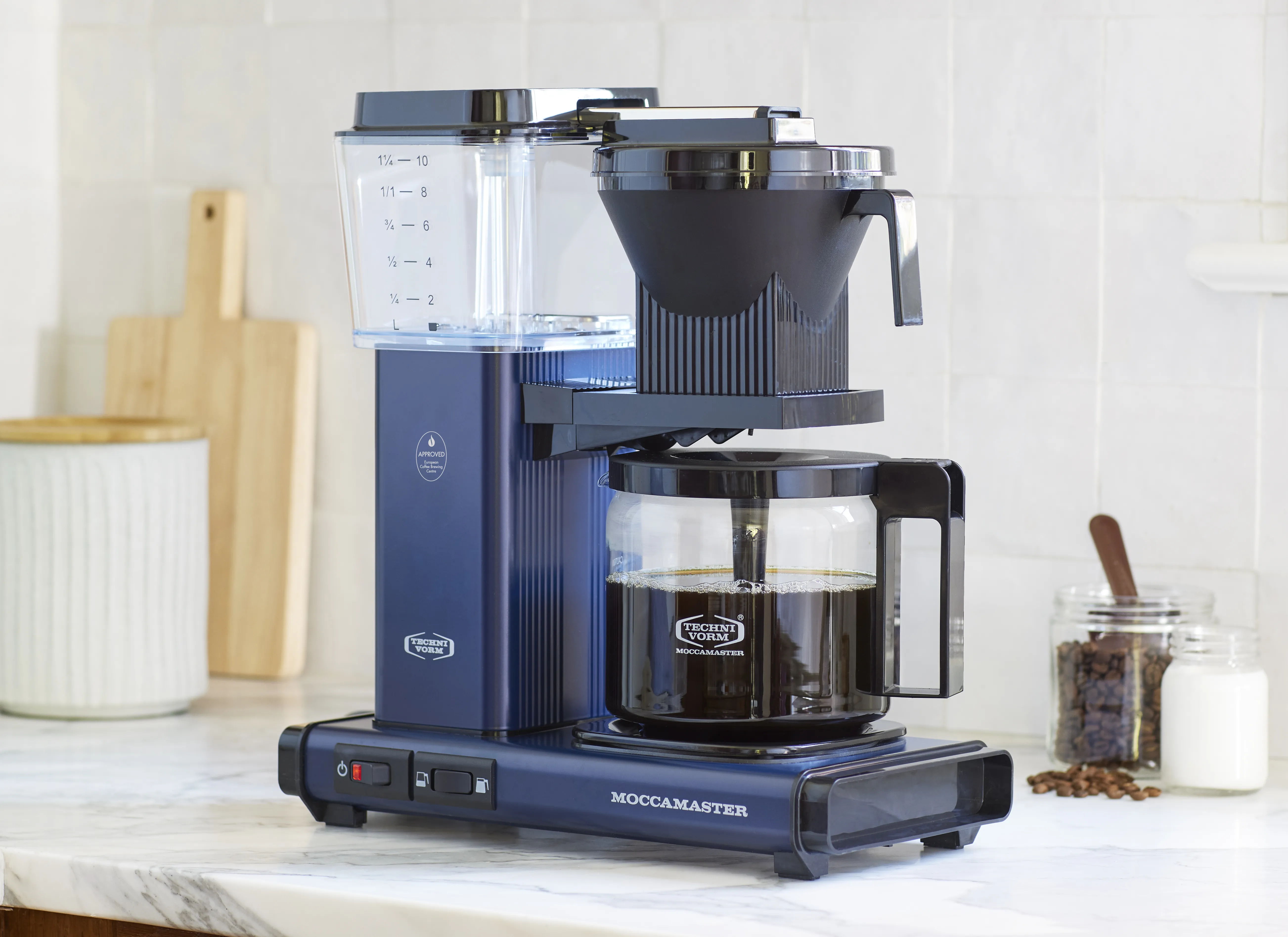 Moccamaster KBGV Select Glass Carafe 10-Cup Coffee Maker in Midnight Blue with Volume Selector Switch, Automatic Drip-Stop & Auto-off 100 minutes, 40 Ounce, 1.25L (53928) - Image 2