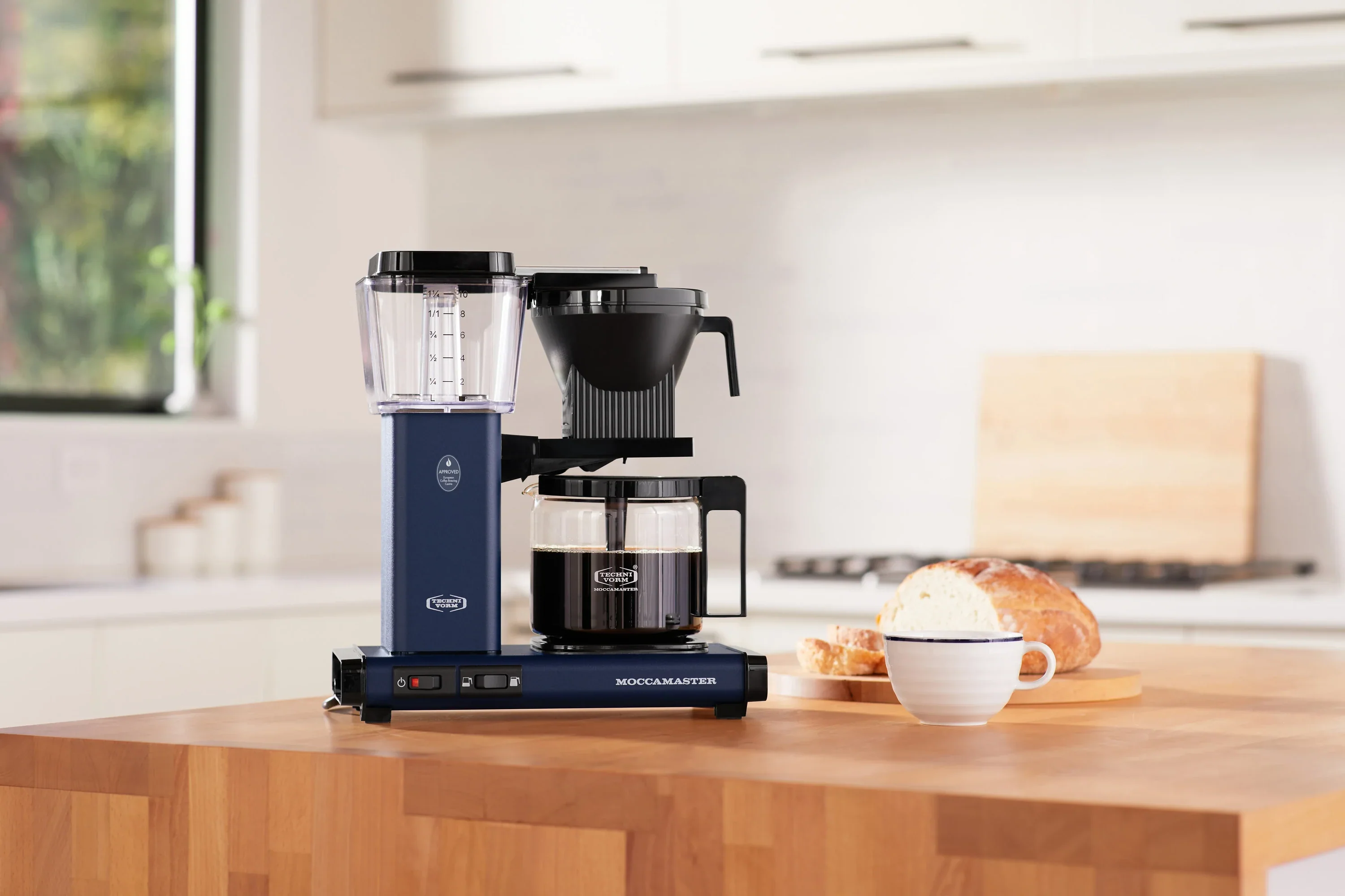 Moccamaster KBGV Select Glass Carafe 10-Cup Coffee Maker in Midnight Blue with Volume Selector Switch, Automatic Drip-Stop & Auto-off 100 minutes, 40 Ounce, 1.25L (53928) - Image 3