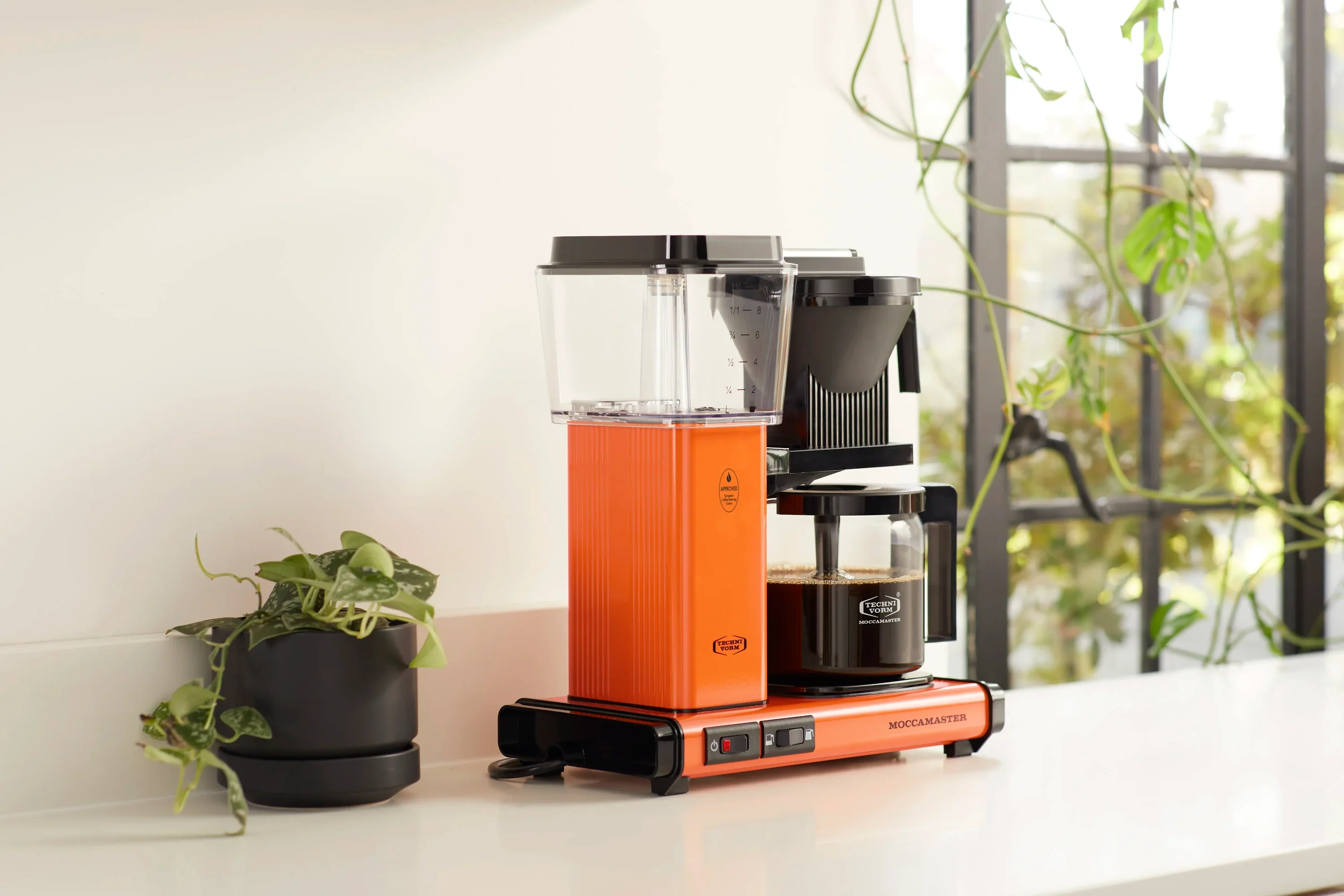 Moccamaster KBGV Select Glass Carafe 10-Cup Coffee Maker in Orange with Volume Selector Switch, Automatic Drip-Stop & Auto-off 100 minutes, 40 Ounce, 1.25L (53947) - Image 6
