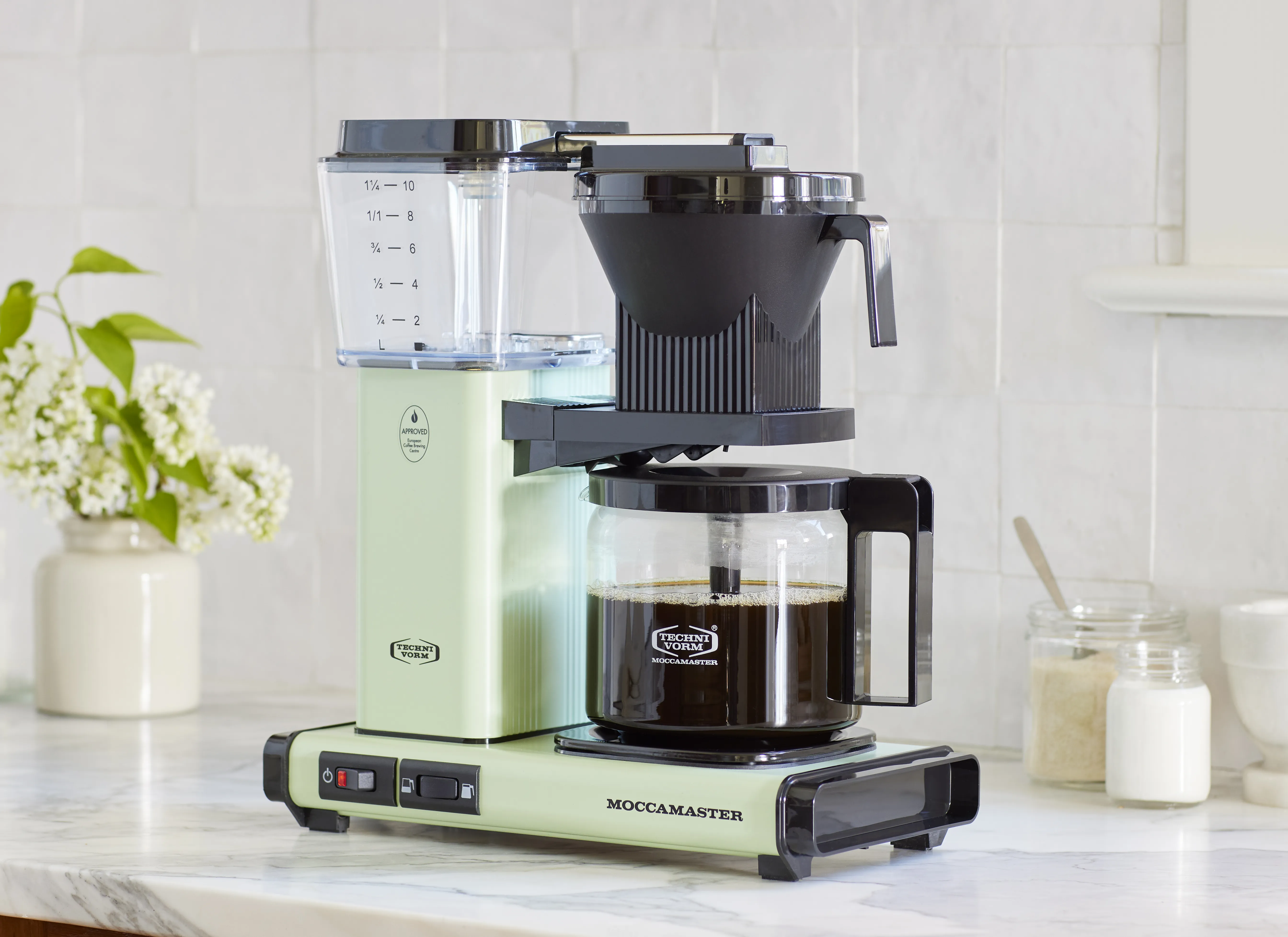 Moccamaster KBGV Select Glass Carafe 10-Cup Coffee Maker in Pistachio with Volume Selector Switch, Automatic Drip-Stop & Auto-off 100 minutes, 40 Ounce, 1.25L (53925) - Image 2