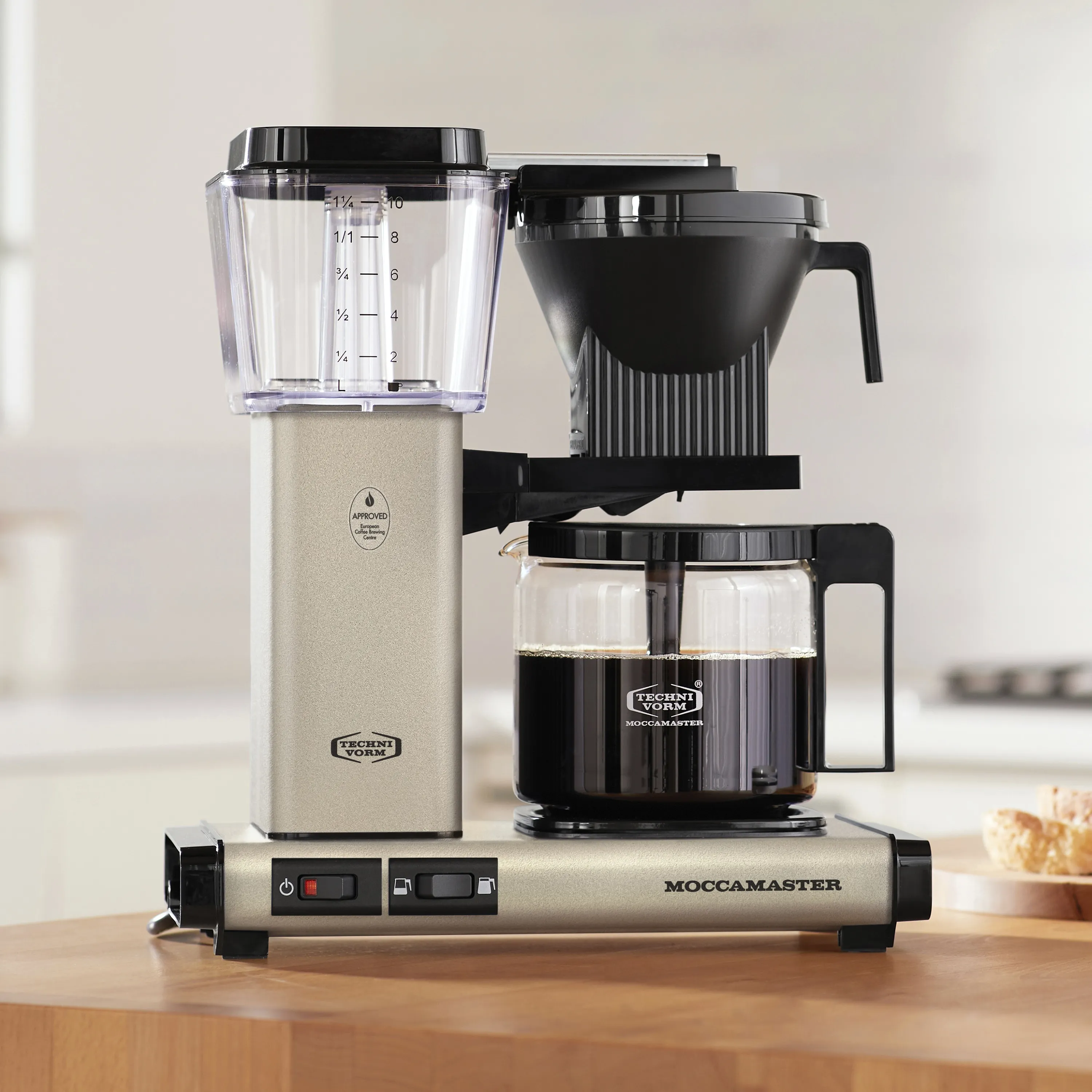 Moccamaster KBGV Select Glass Carafe 10-Cup Coffee Maker in Sandstone with Volume Selector Switch, Automatic Drip-Stop & Auto-off 100 minutes, 40 Ounce, 1.25L (53633) - Image 3