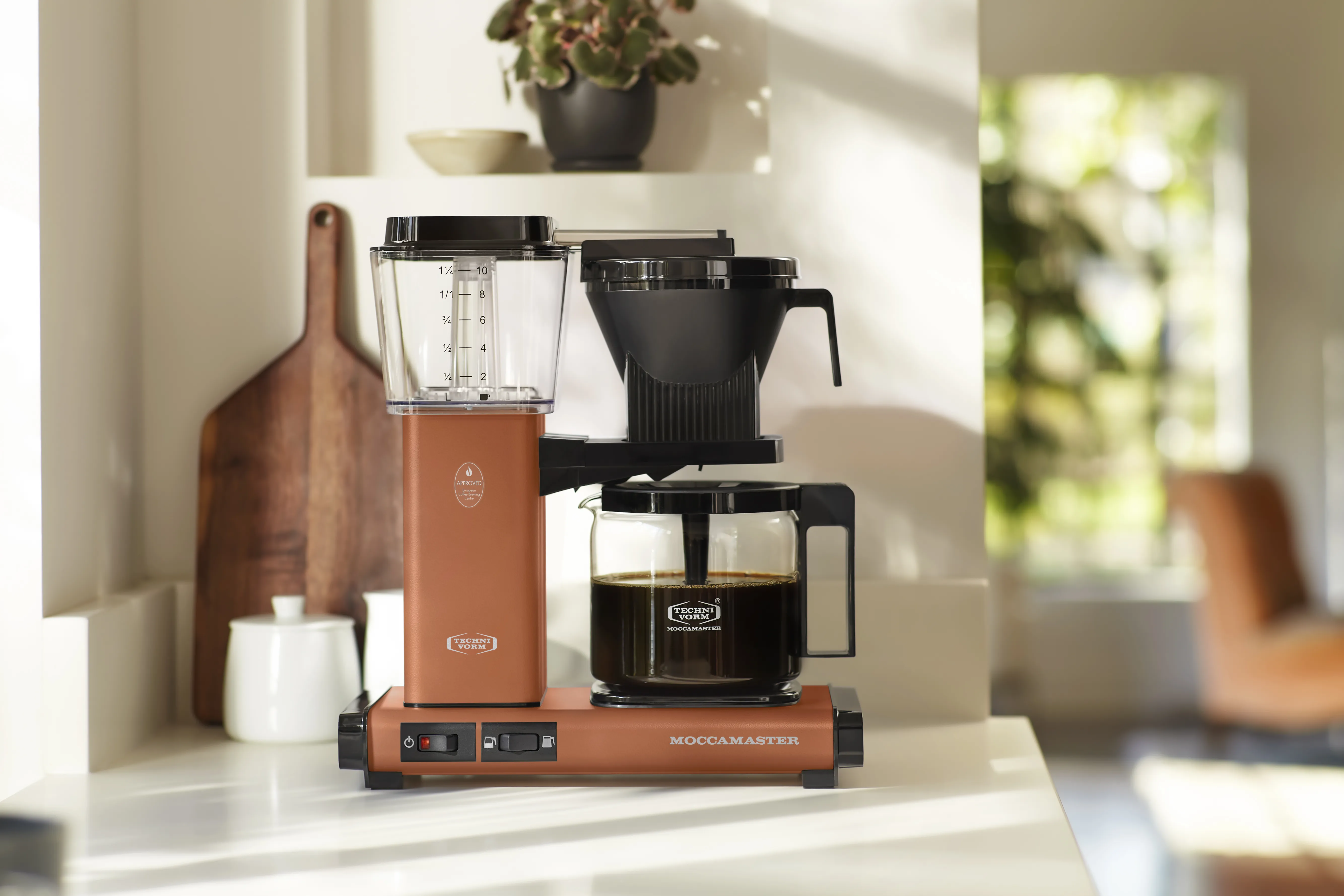 Moccamaster KBGV Select Glass Carafe 10-Cup Coffee Maker in Terracotta with Volume Selector Switch, Automatic Drip-Stop & Auto-off 100 minutes, 40 Ounce, 1.25L (53631) - Image 3