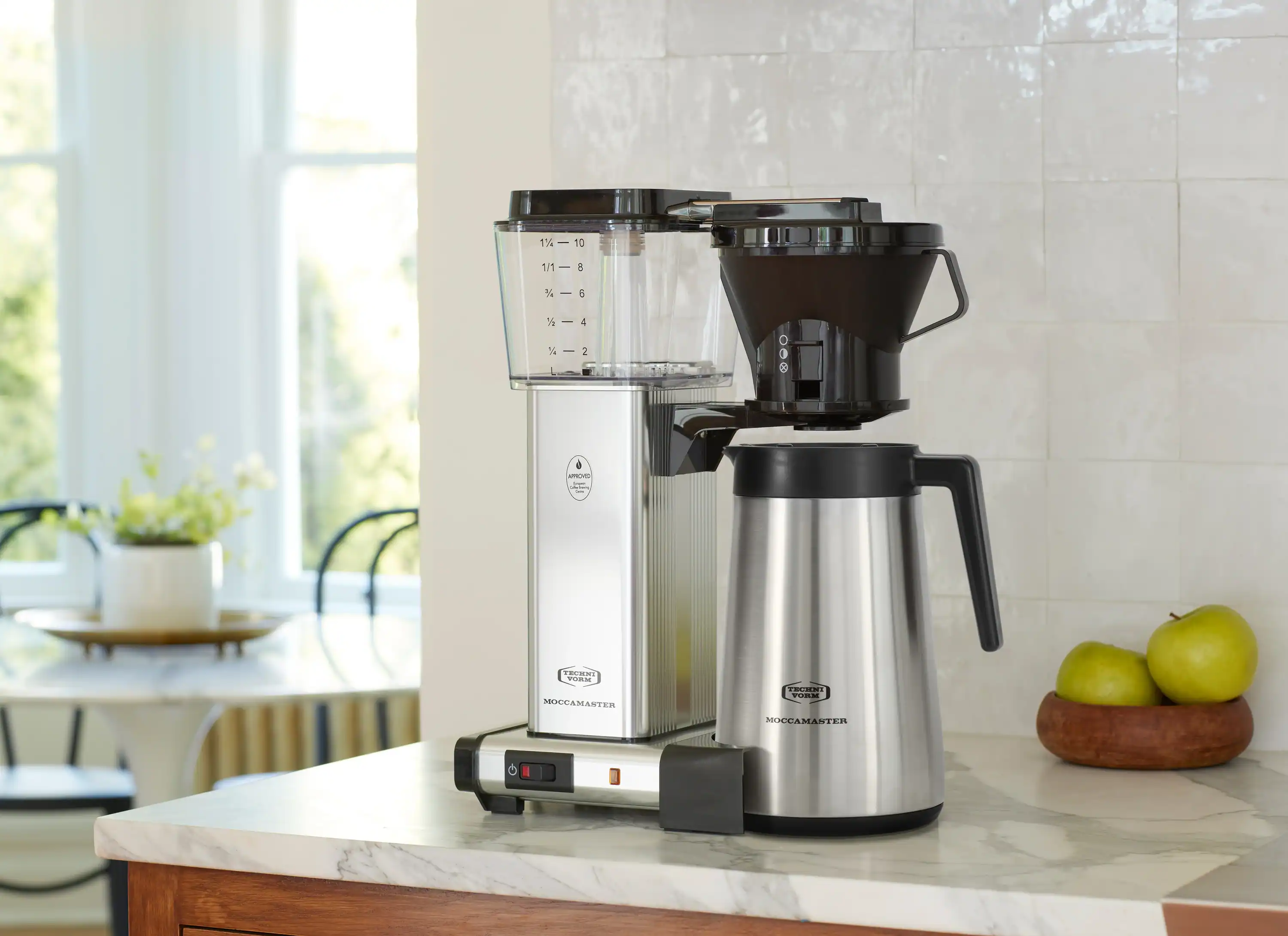 Moccamaster KBT Thermal Carafe 10-Cup Coffee Maker in Polished Silver with Manual Adjust Drip-Stop, 40 Ounce, 1.25L (79112) - Image 2