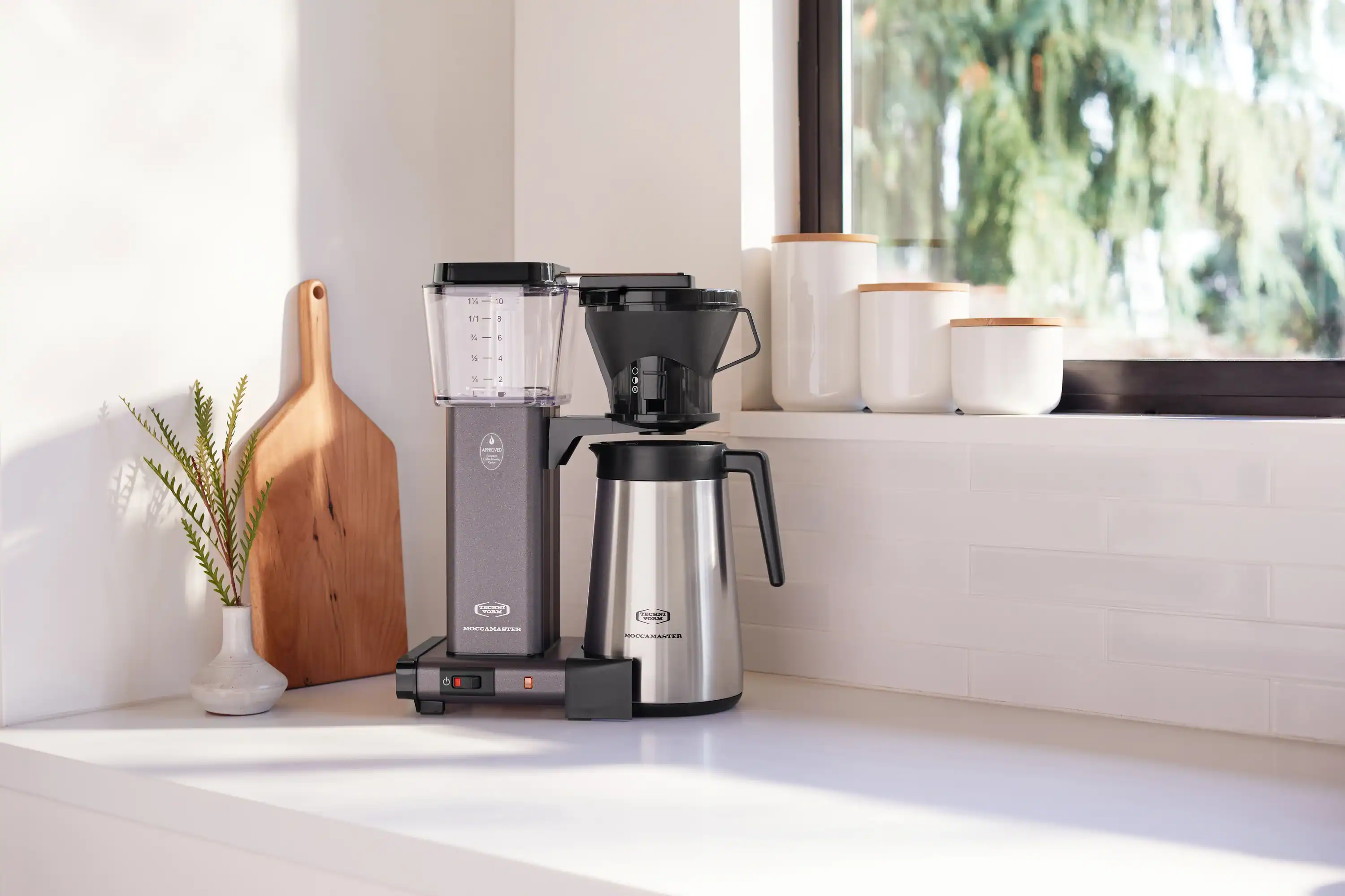 Moccamaster KBT Thermal Carafe 10-Cup Coffee Maker in Stone Grey with Manual Adjust Drip-Stop, 40 Ounce, 1.25L (79115) - Image 4