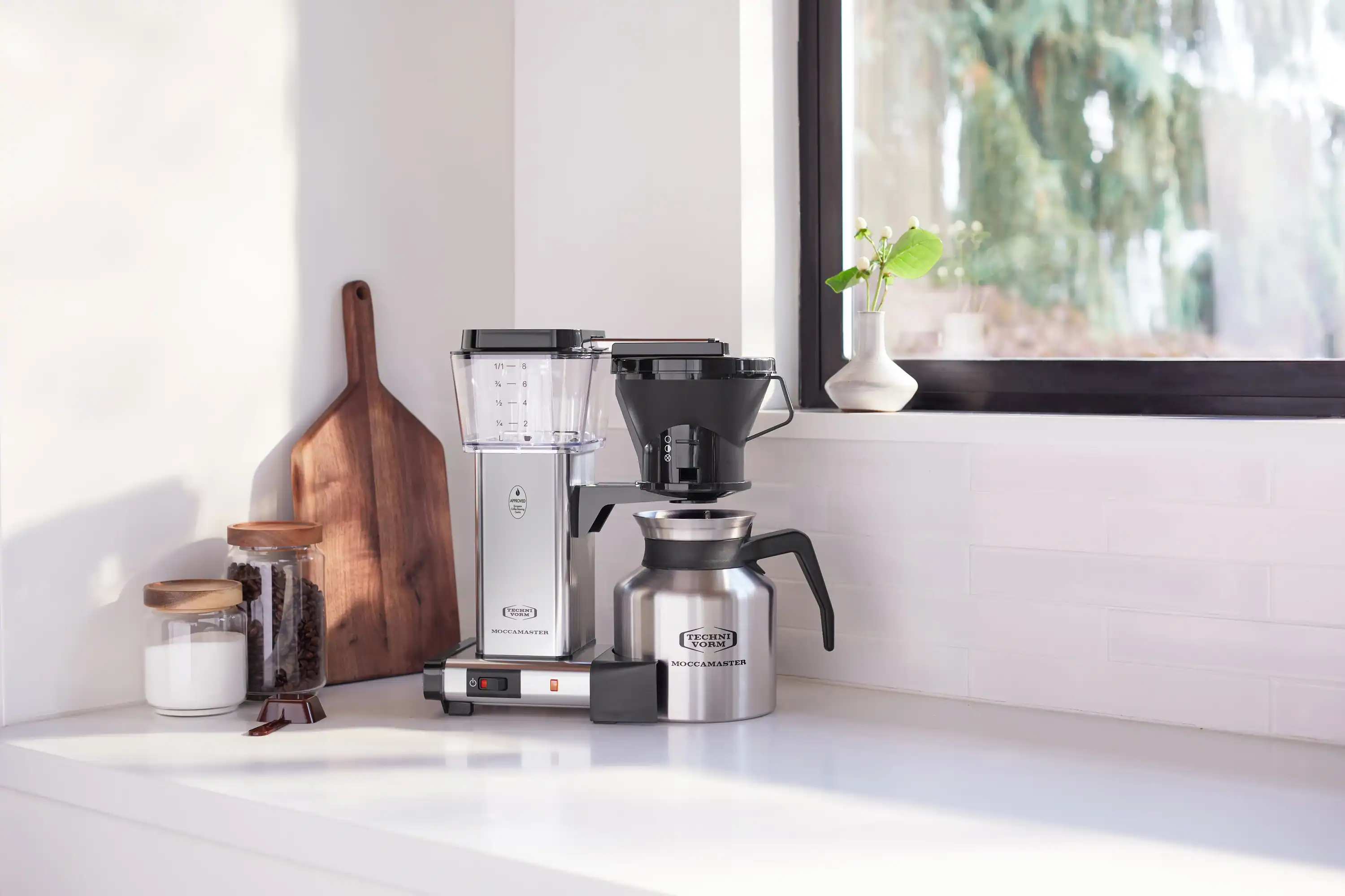 Moccamaster KBTS Thermal Carafe 8-Cup Coffee Maker in Polished Silver with Manual Adjust Drip-Stop, 32 Ounce, 1L (79212) - Image 5