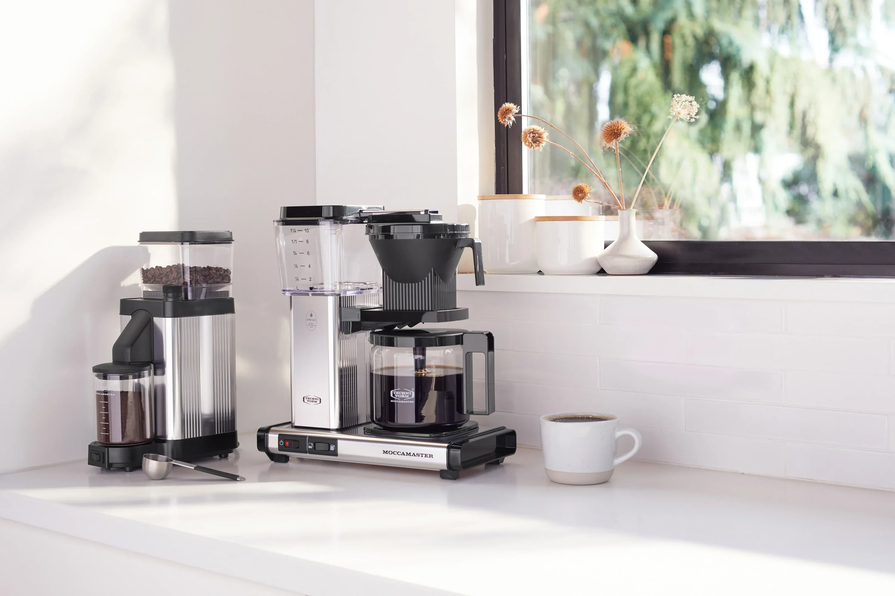 Moccamaster KM5 Burr Grinder in Polished Silver with 50 mm Burrs Hopper Capacity, 8.8 Ounce (49520) - Image 10