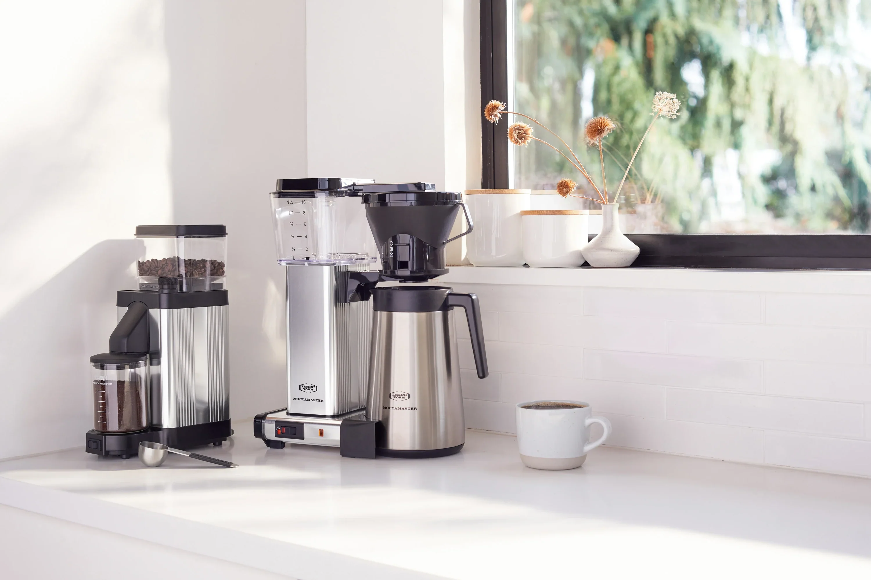Moccamaster KM5 Burr Grinder in Polished Silver with 50 mm Burrs Hopper Capacity, 8.8 Ounce (49520) - Image 11