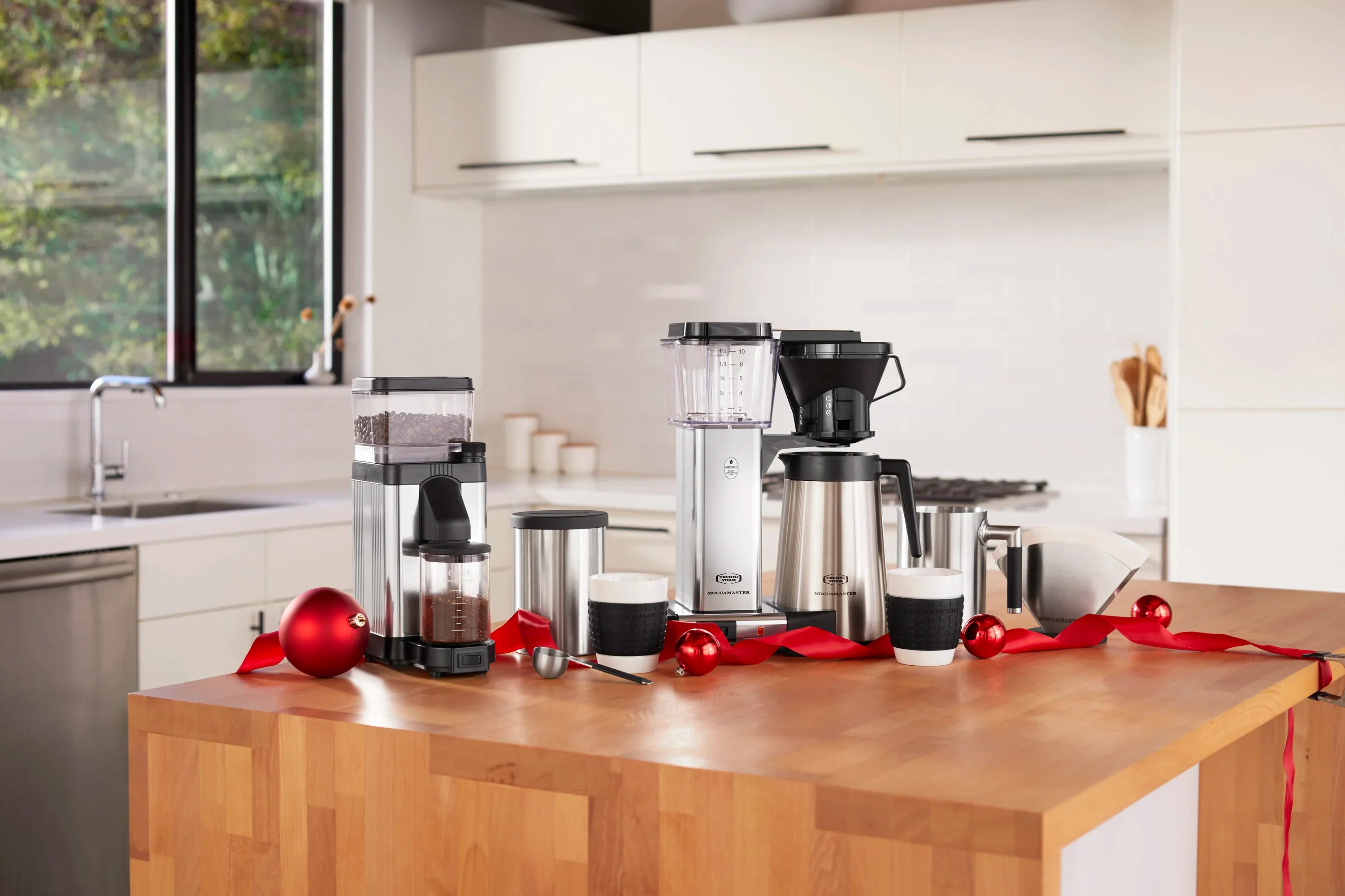 Moccamaster KM5 Burr Grinder in Polished Silver with 50 mm Burrs Hopper Capacity, 8.8 Ounce (49520) - Image 14