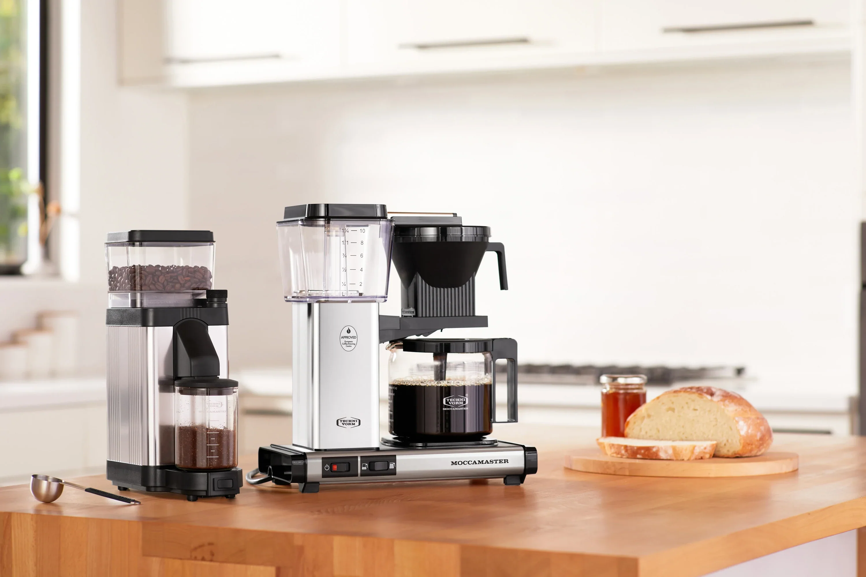 Moccamaster KM5 Burr Grinder in Polished Silver with 50 mm Burrs Hopper Capacity, 8.8 Ounce (49520) - Image 9