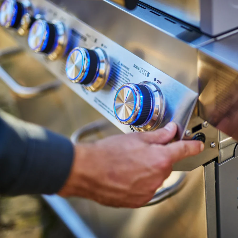 Monument Classic Propane Gas Frilll in Stainless Steel with 6 Burners (77352) - Image 18