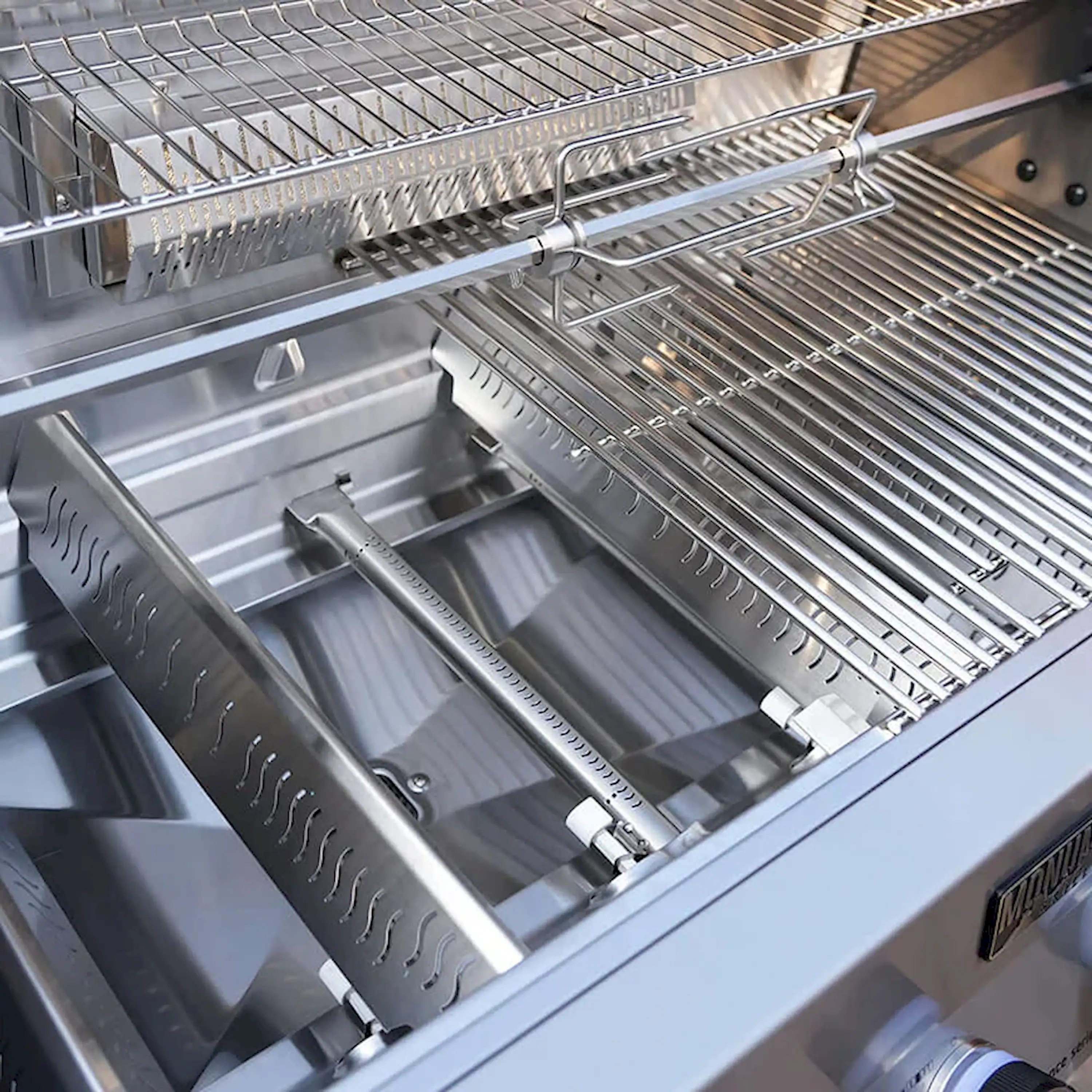 Monument Eminence Gas Grill in Stainless Steel with 6 Burners (E605) - Image 12