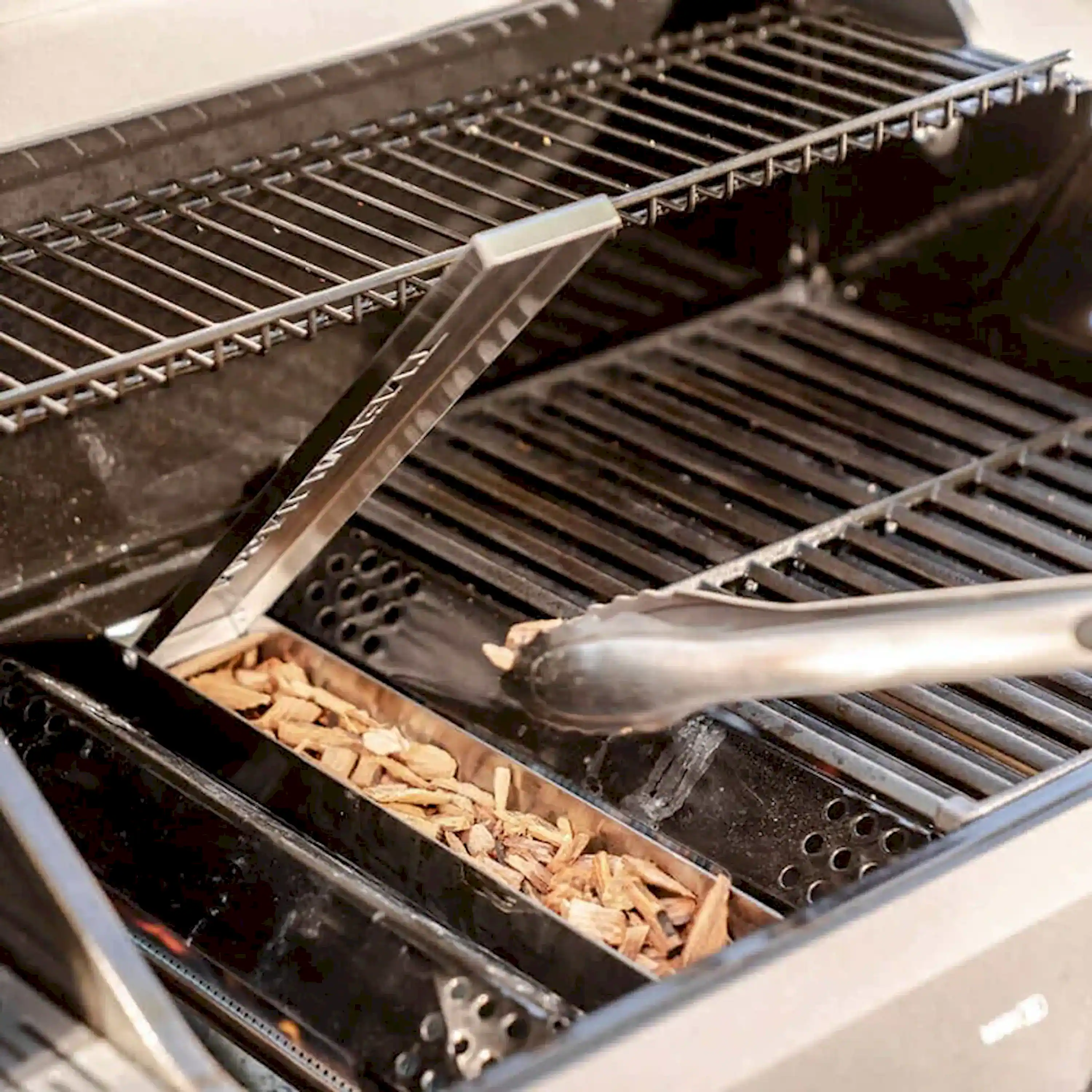 Monument Mesa Propane Gas Grill in Black Powder Coated with 2 Burners (M220) - Image 8