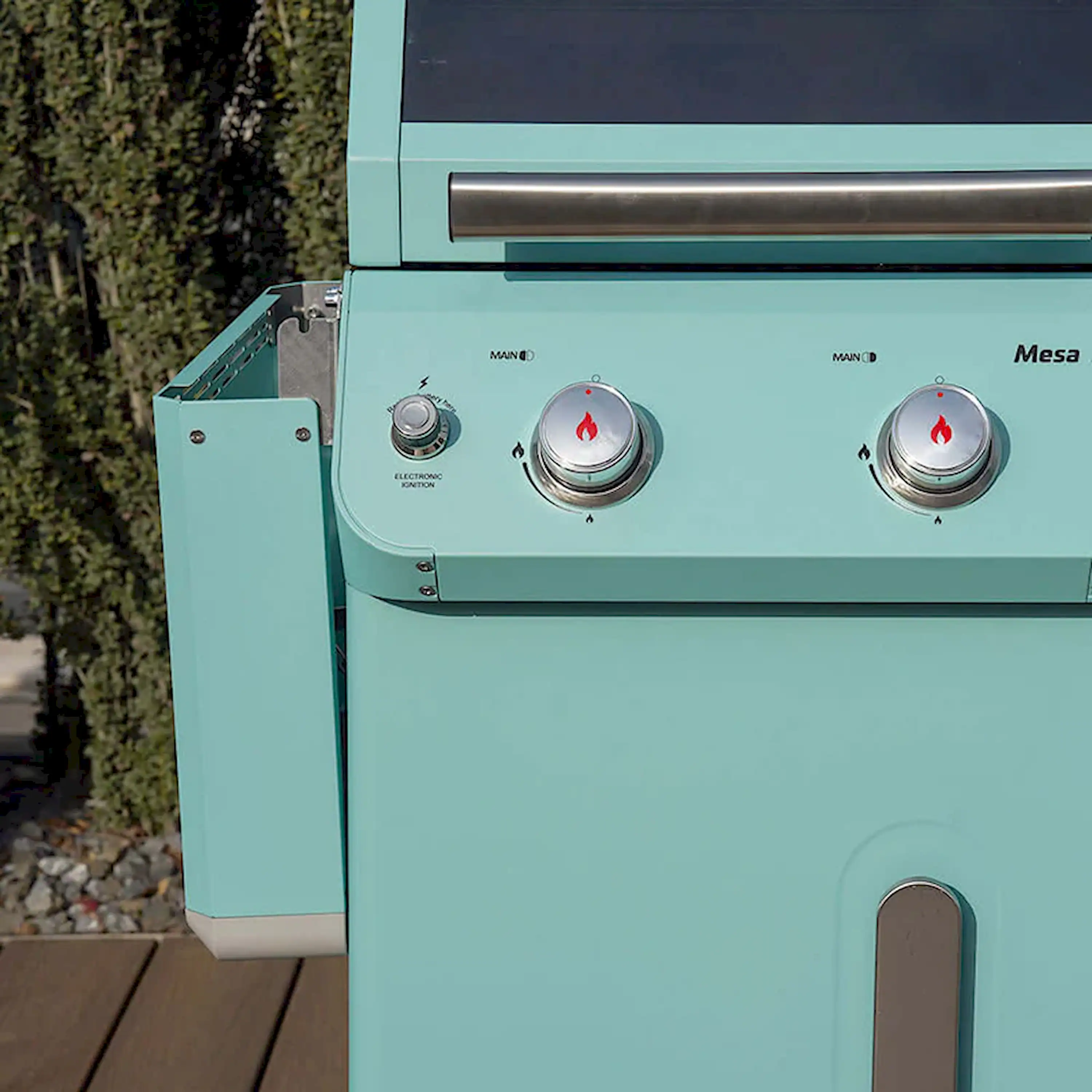 Monument Mesa Propane Gas Grill in Green Powder Coated with 2 Burners (M200G) - Image 3