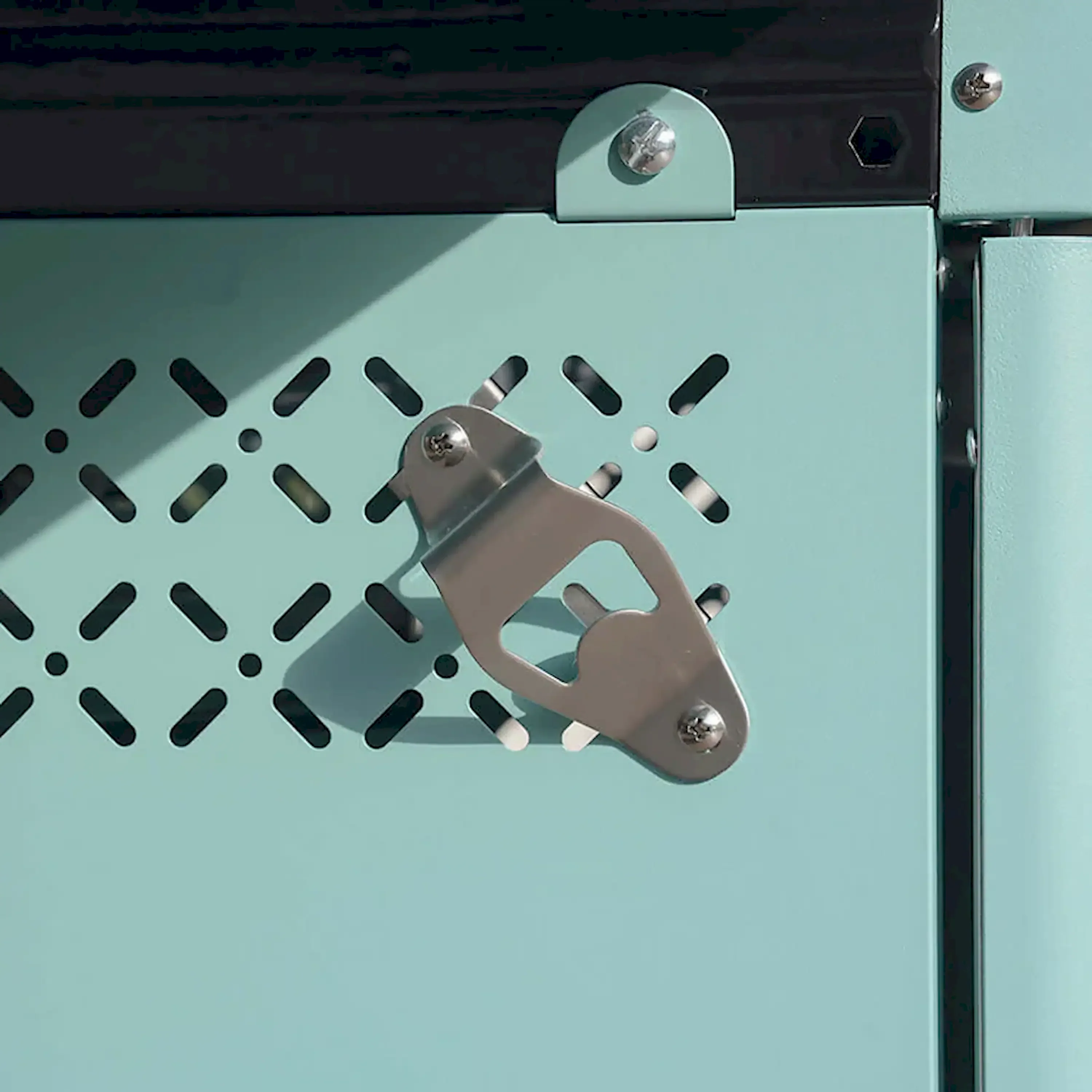Monument Mesa Propane Gas Grill in Green Powder Coated with 2 Burners (M200G) - Image 9
