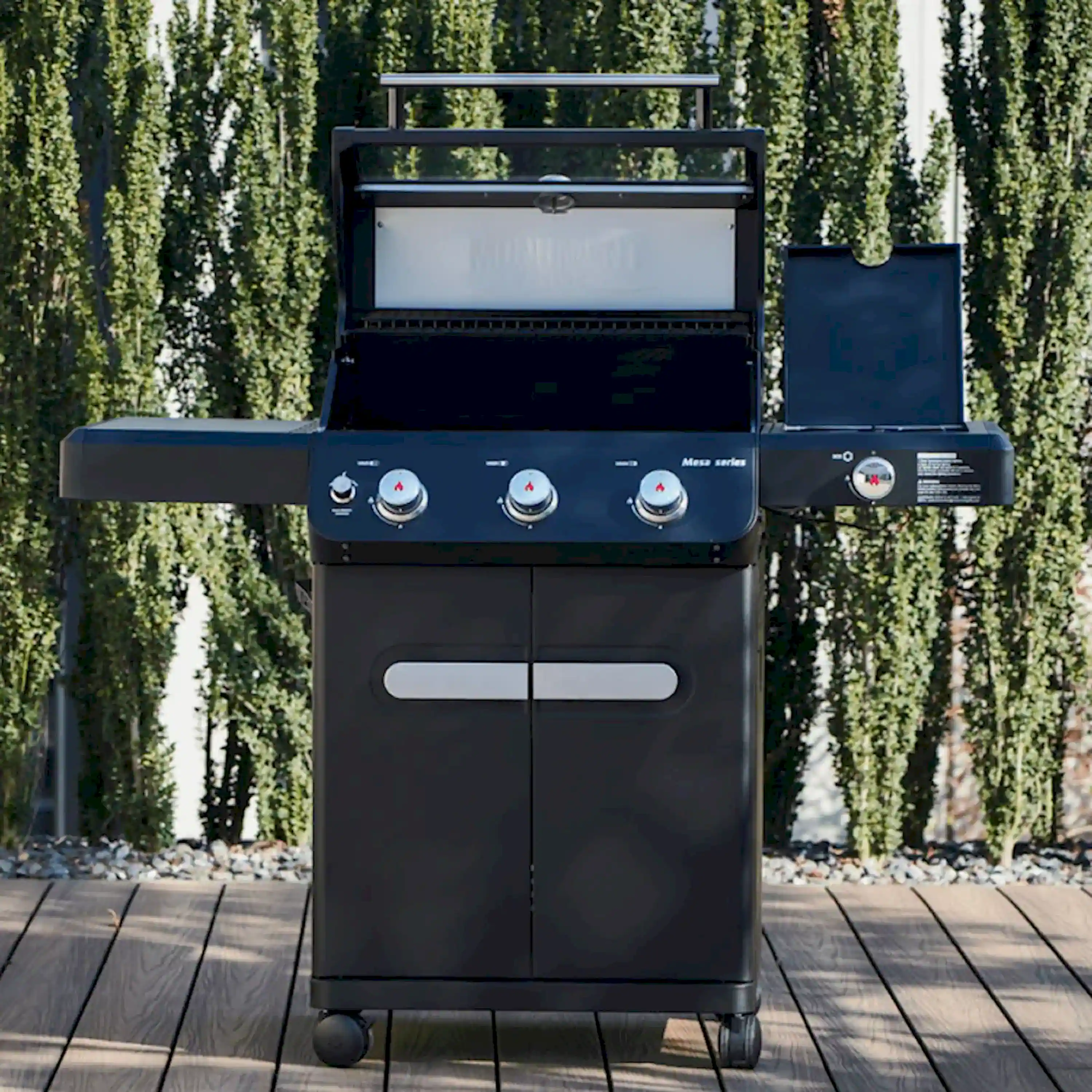 Monument Mesa Propane Gas Grill in Black with 3 Burners (M325) - Image 2