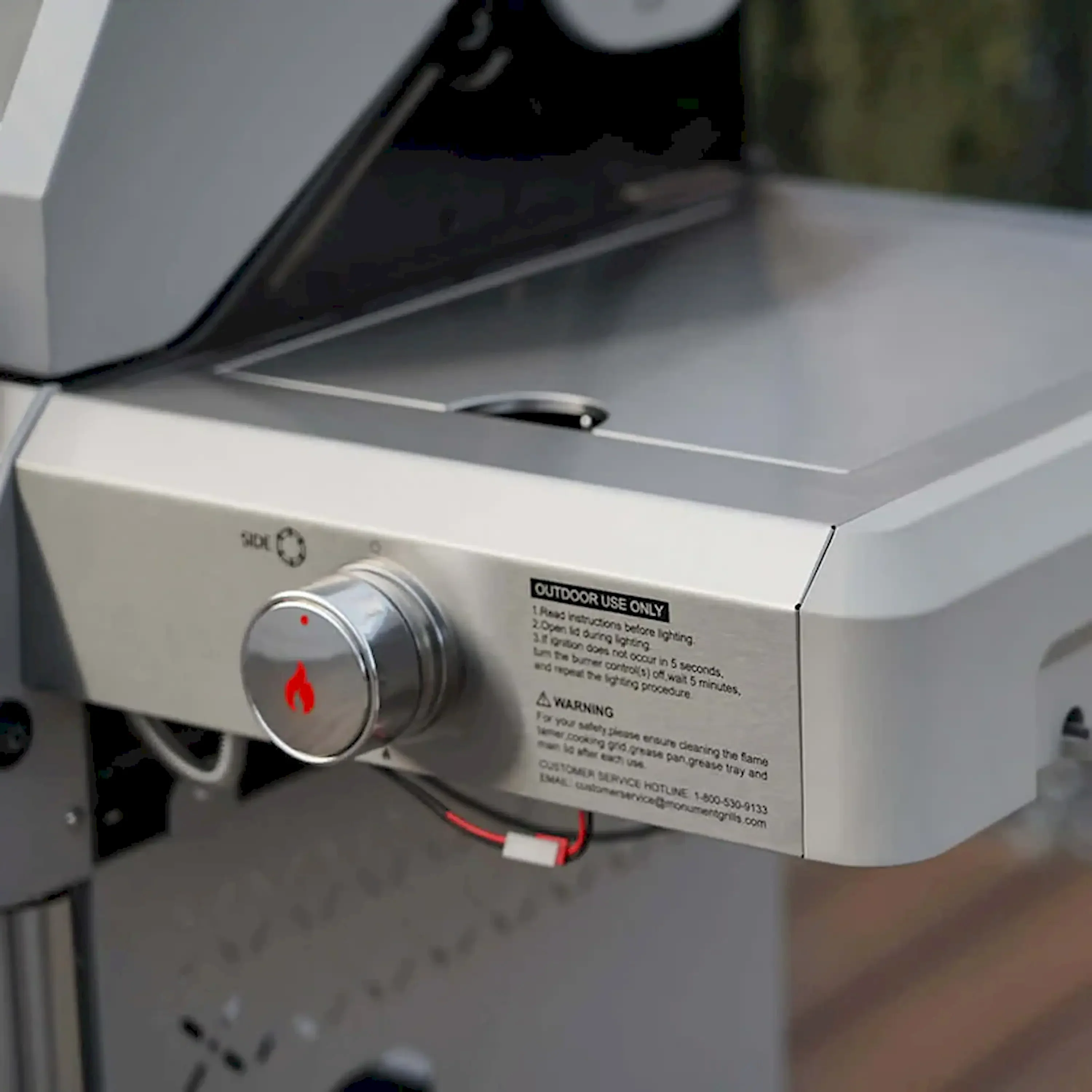 Monument Mesa Propane Gas Grill in Stainless Steel with 3 Burners (M305) - Image 18