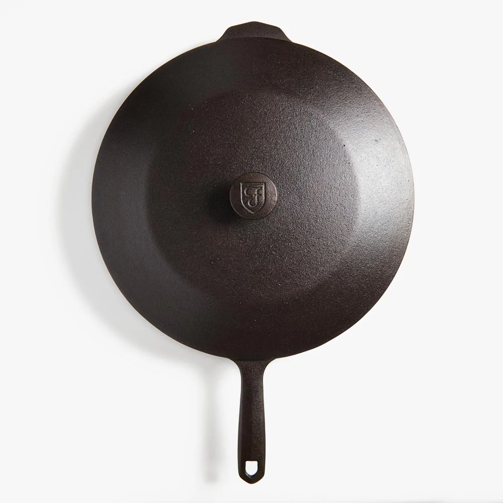 Field Company No.12, 13 ⅜-Inches Skillet & Lid Set - Image 3